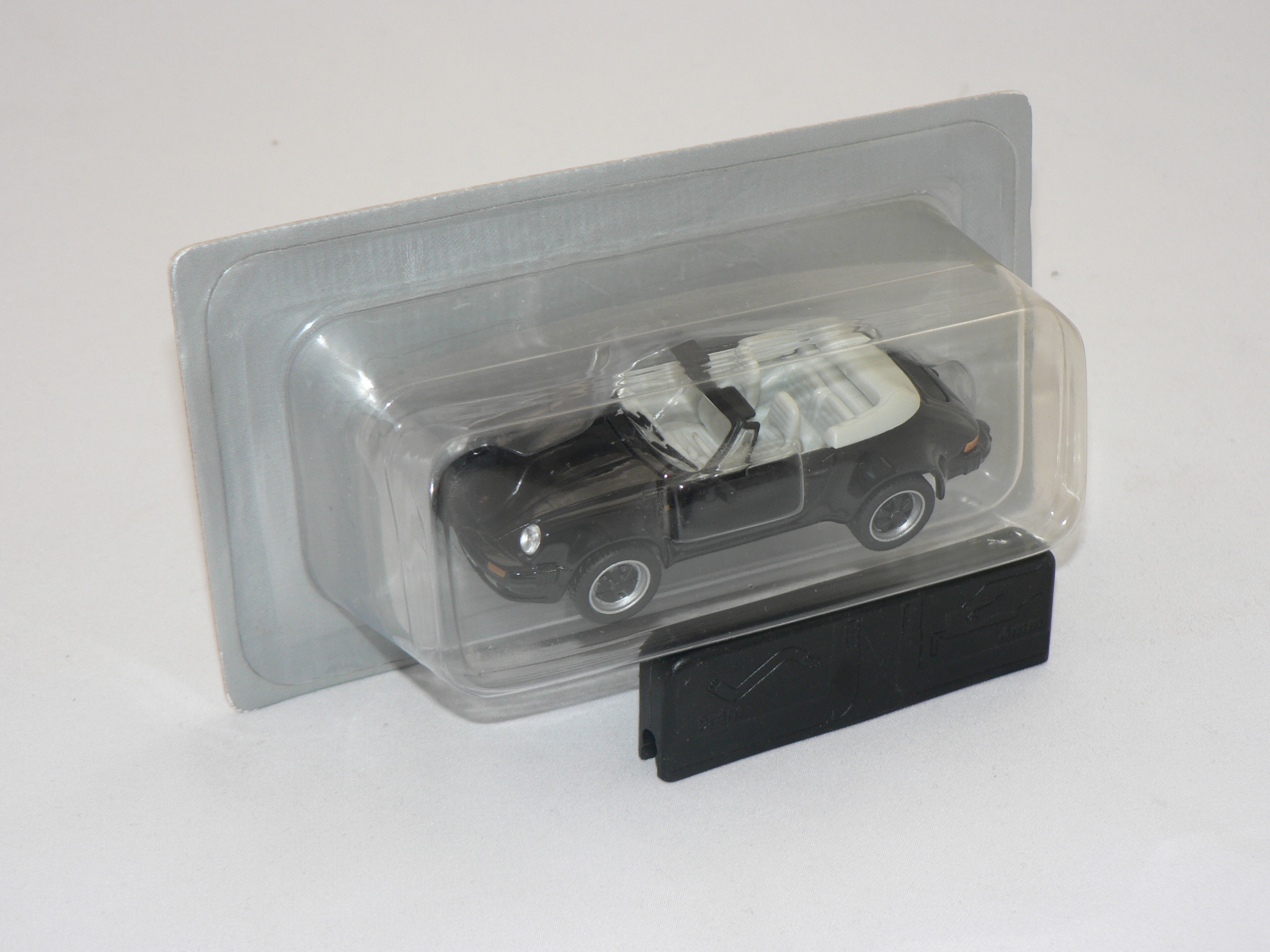 Porsche  911  SC Cab 3,0  1983  Atlas 1:43