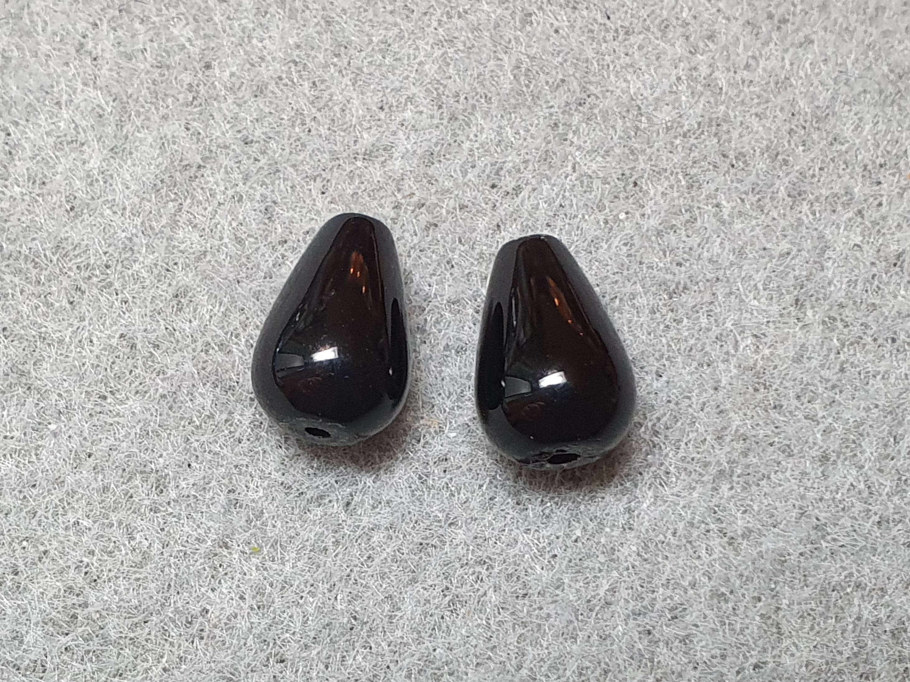 Svart onyx droppe ca. 12x8mm 2pcs