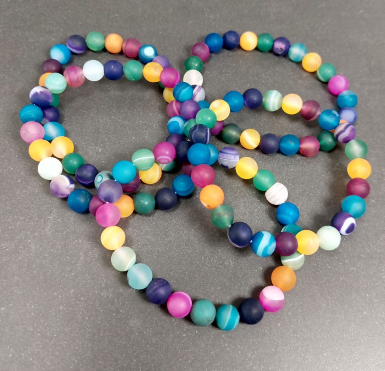 Färgad Agat Armband, 8mm Pärlor - 19cm