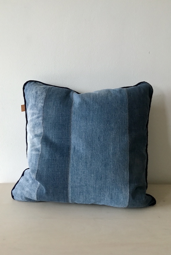 SÅLD Denim kudde No4, Trompe l'oeil  - 3
