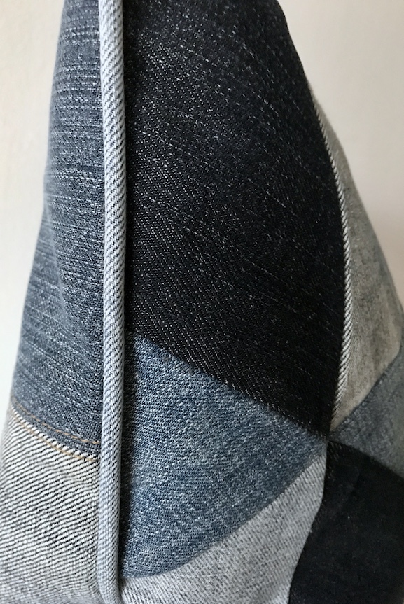 SÅLD Denim kudde No5, Trompe l'oeil  - 3