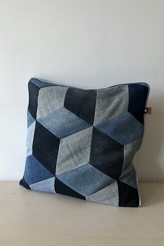 SÅLD Denim kudde No5, Trompe l'oeil 
