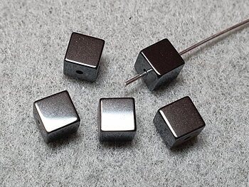 Hematit kub ca. 6 mm 5st/fp Pris/fp ( pressat ) (0,8)