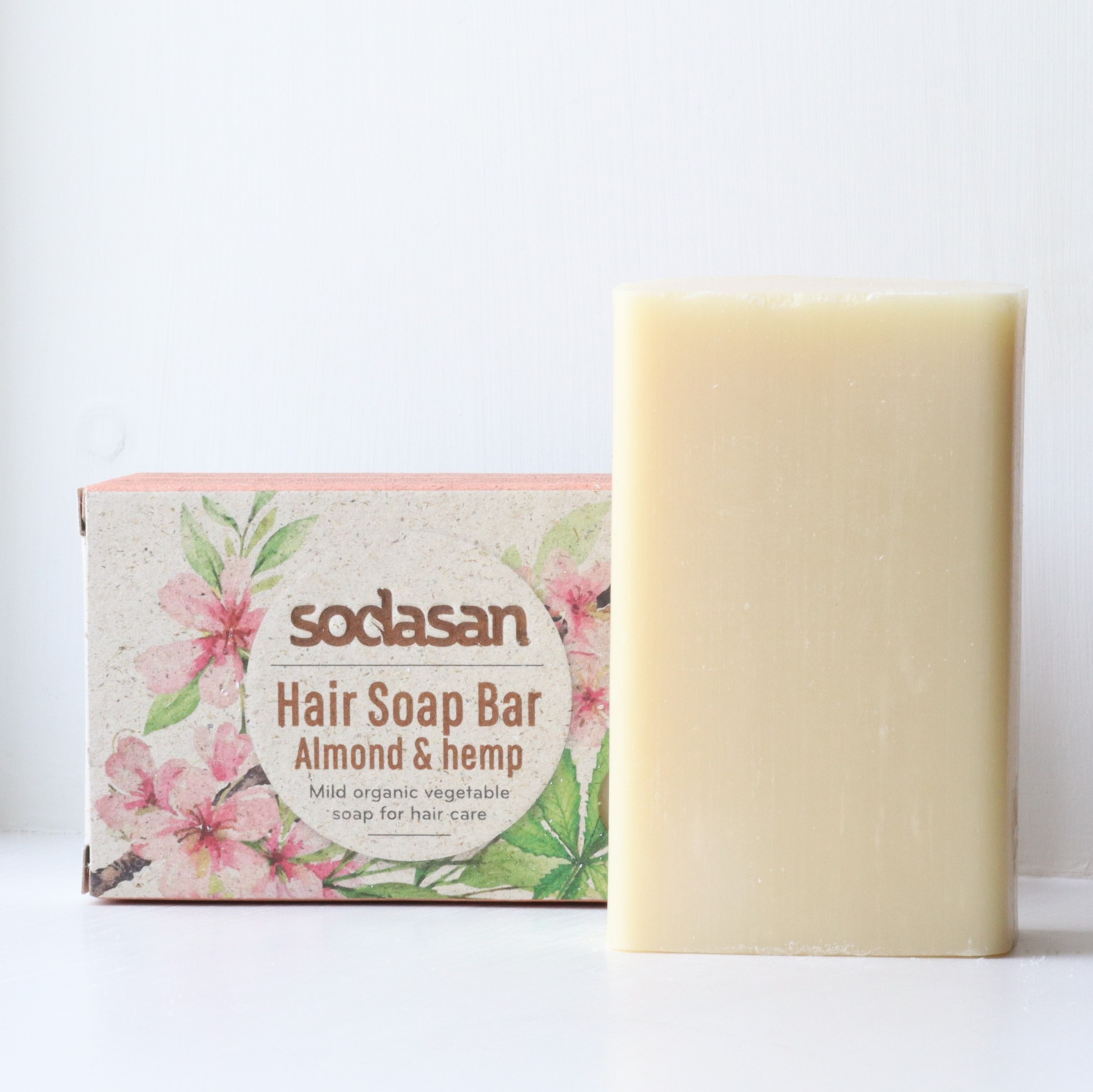 Sodasan Ekologisk Fast Schampotvål Mandel & Hampa 100 g - 2
