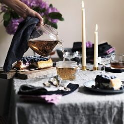 Servetter, 4p linne dark grey, från Lovely linen