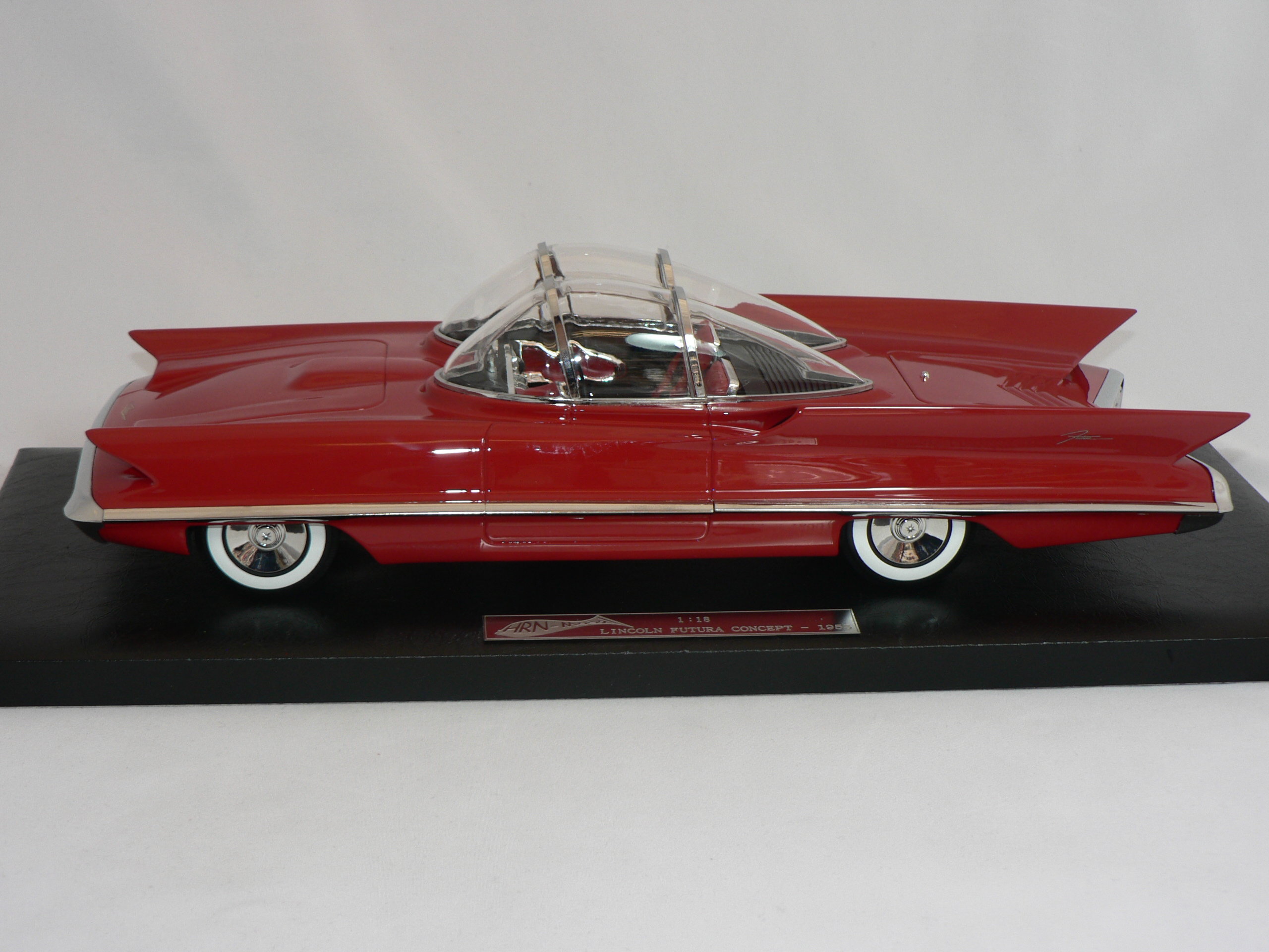 Lincoln  Futura  1955     1:18  HRN - 3