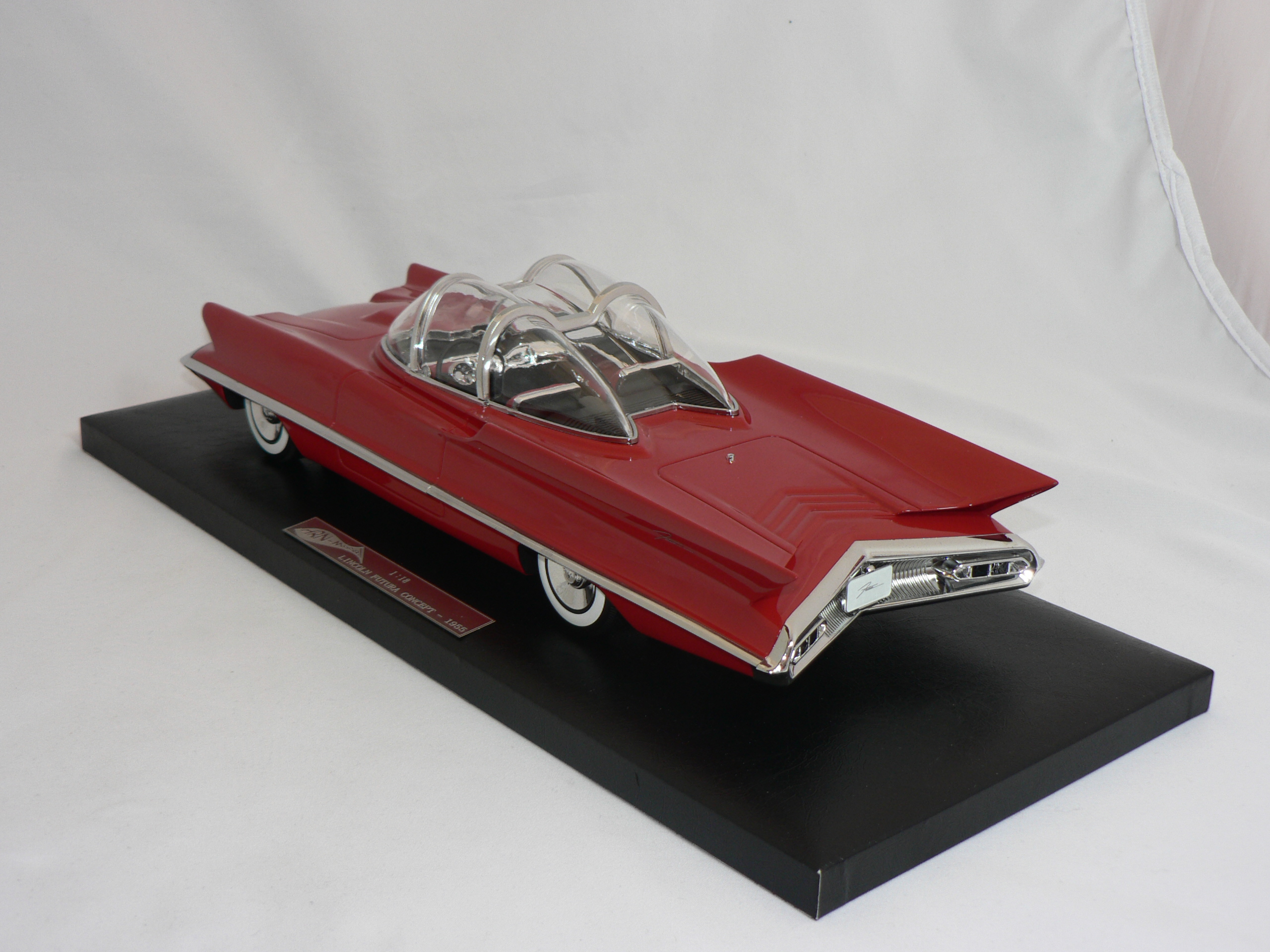Lincoln  Futura  1955     1:18  HRN - 2