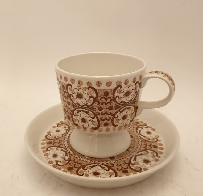 Ali brown coffee cup with saucer