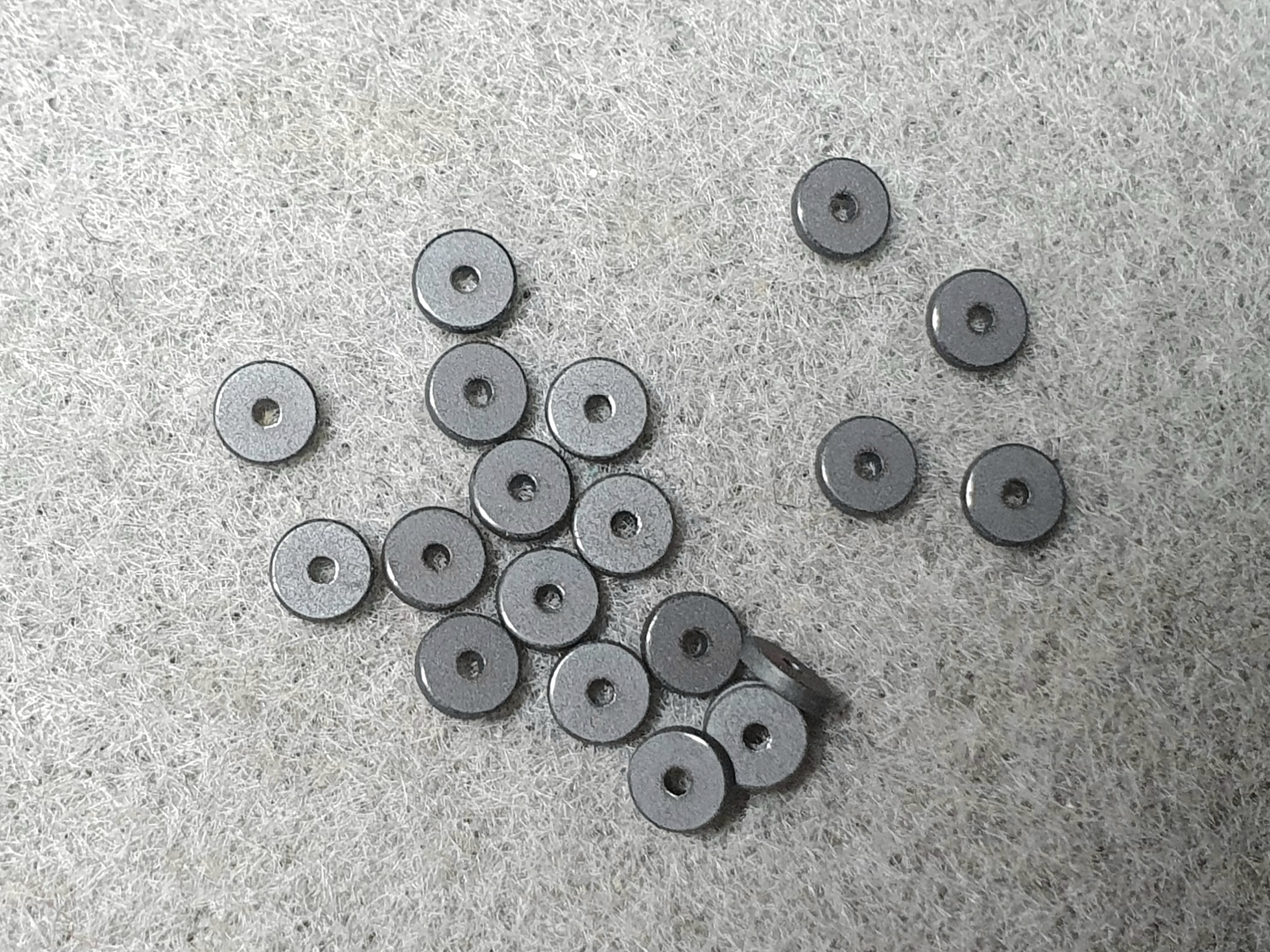 Hematit, rondell ca.1x4mm matt sträng 20st ( pressat ) - 2