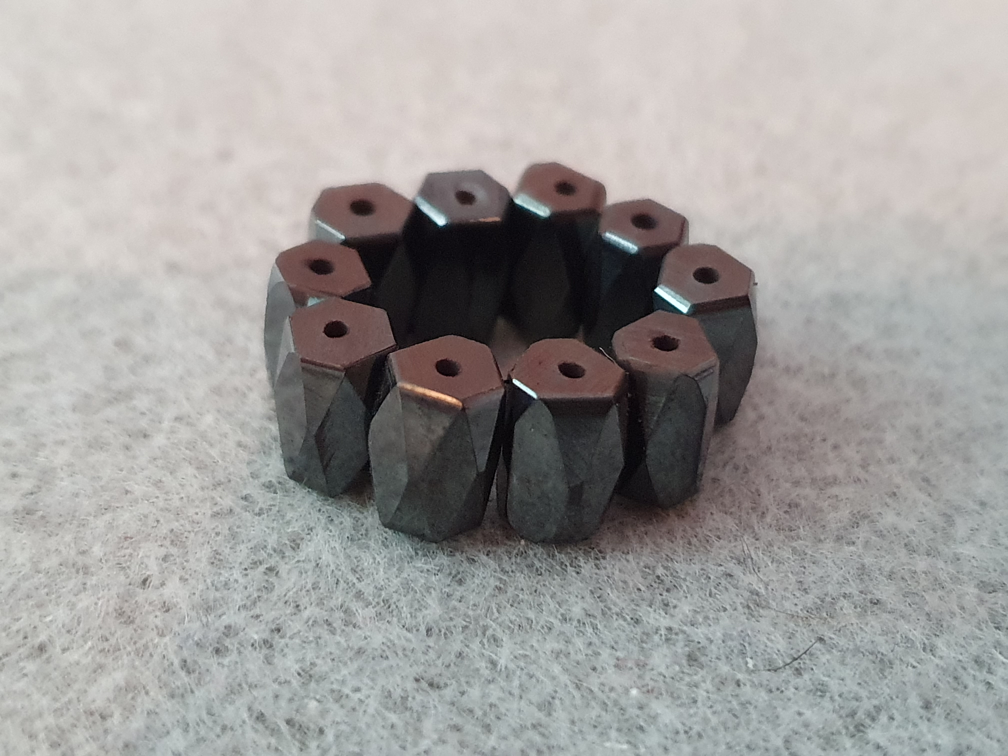 Magnestisk hematit fasett ca. 8x5mm  10st/fp Pris/fp - 2