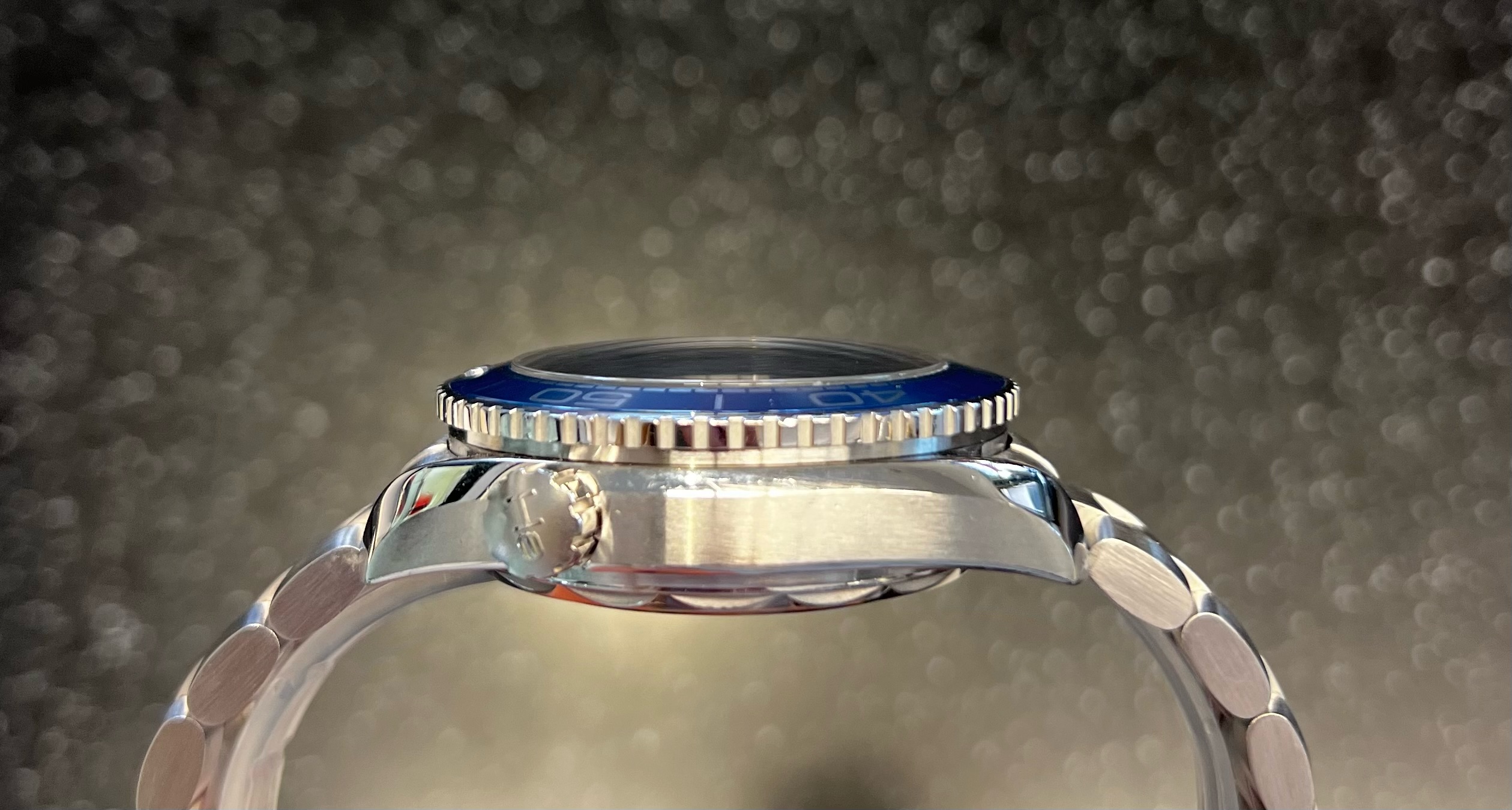 SÅLD 15 april 2023 för 59.900:- Omega Seamaster Planet Ocean 600M Co‑Axial Master Chronometer 43,5 blå - 5
