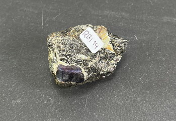rubin kristall i basalt - 14