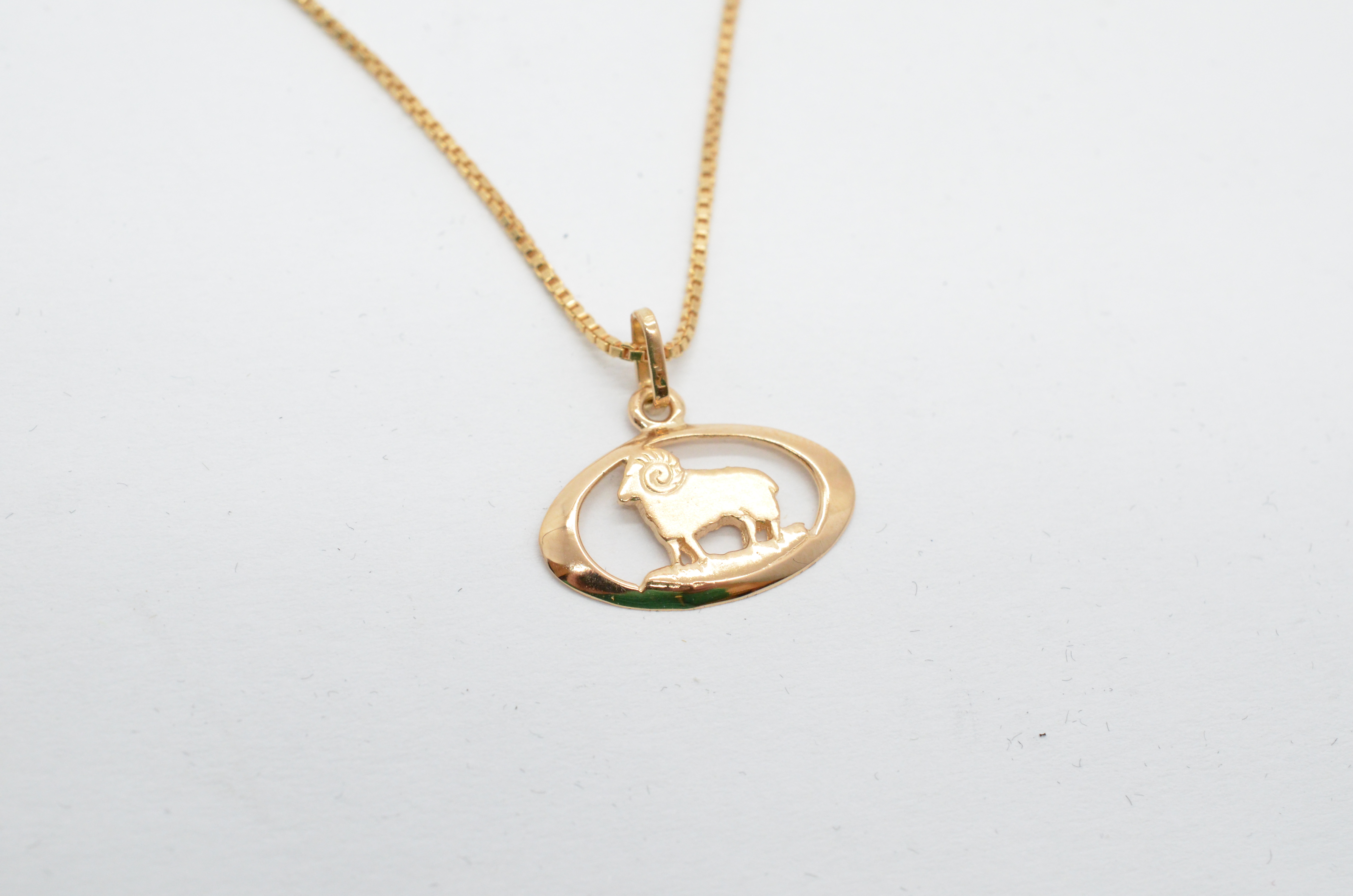 Second Hand pendant 18k, ram