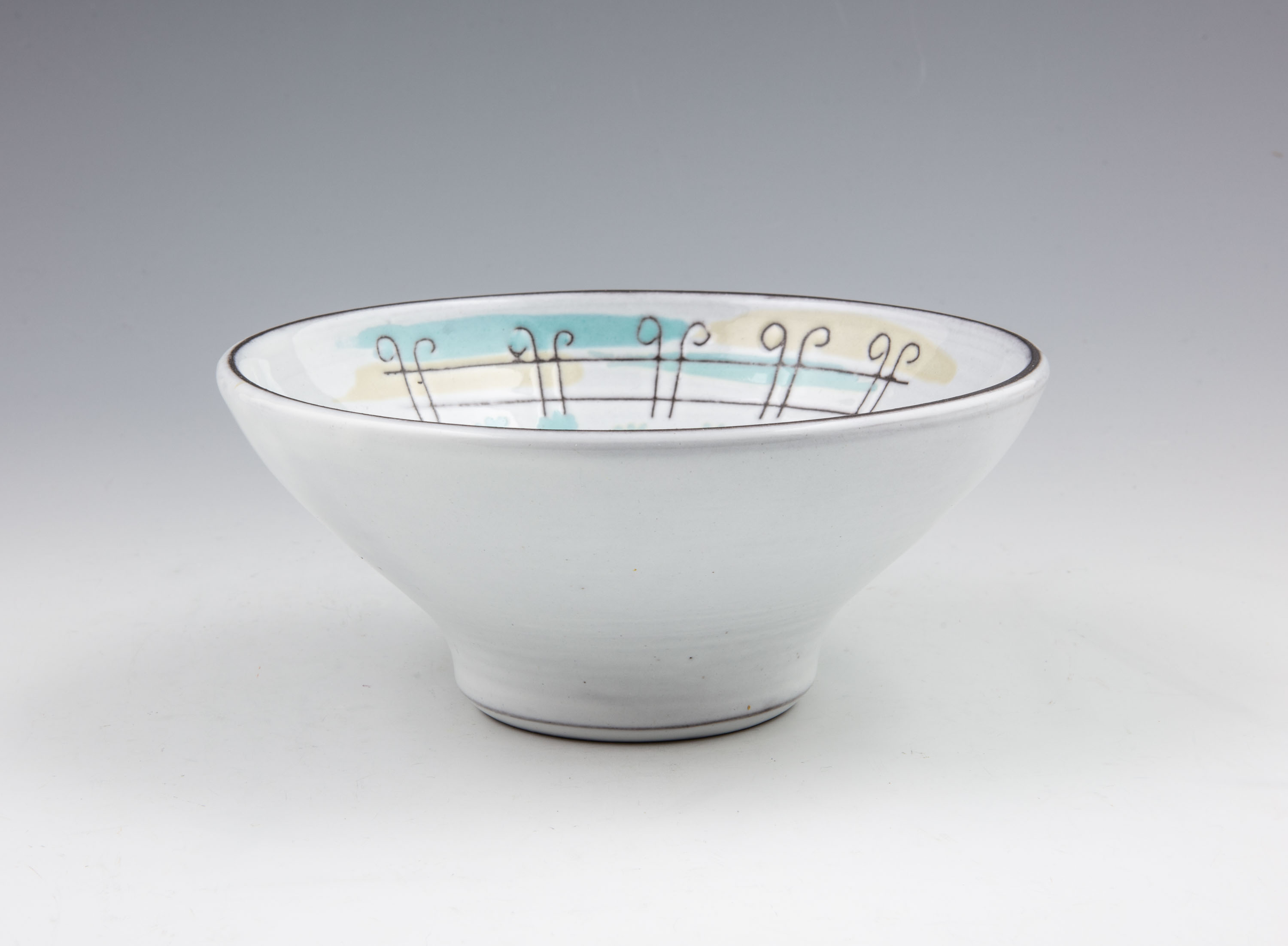 Bowl on foot 4027 - 3