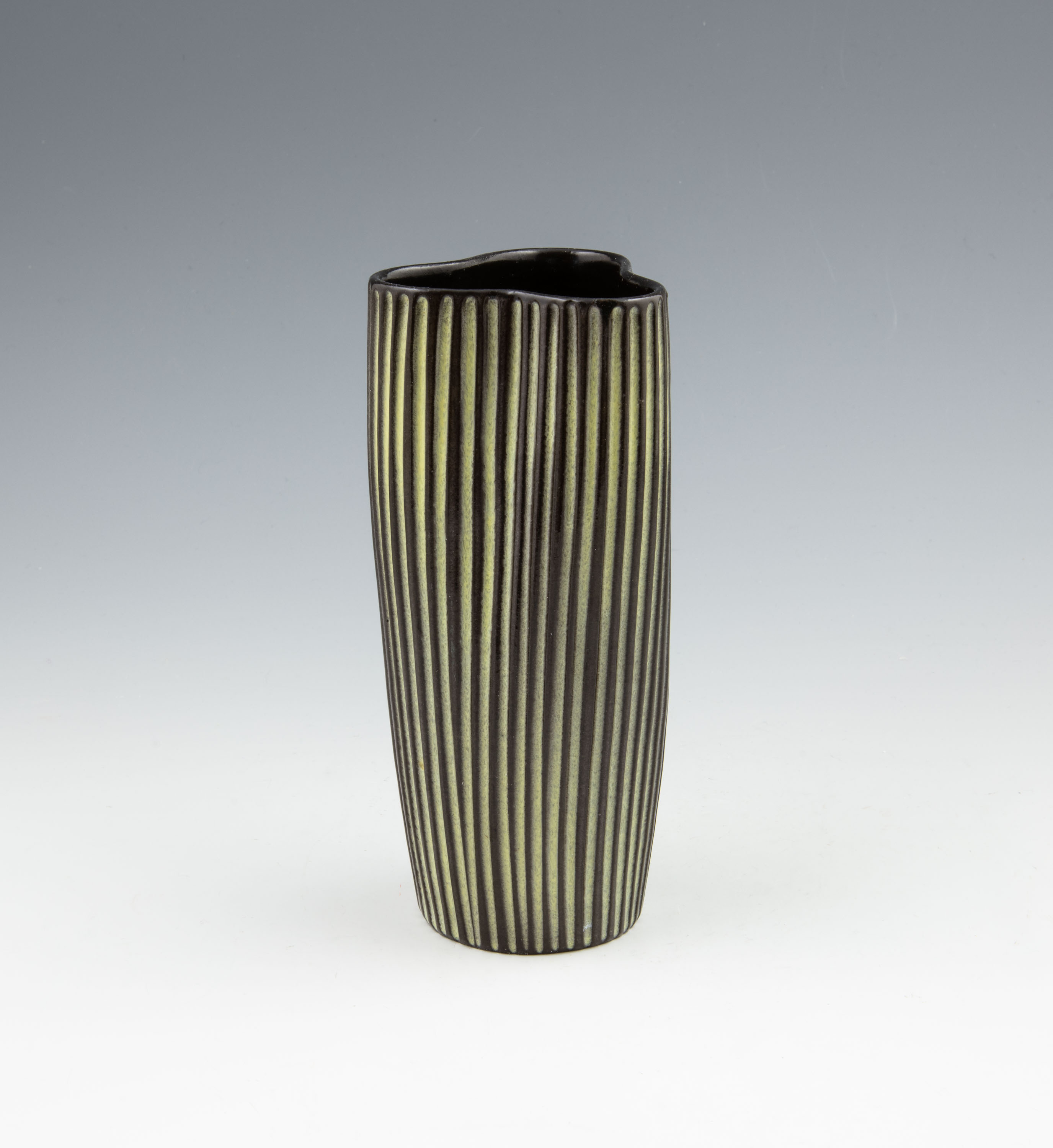 Tricorn - Vase no. 2280