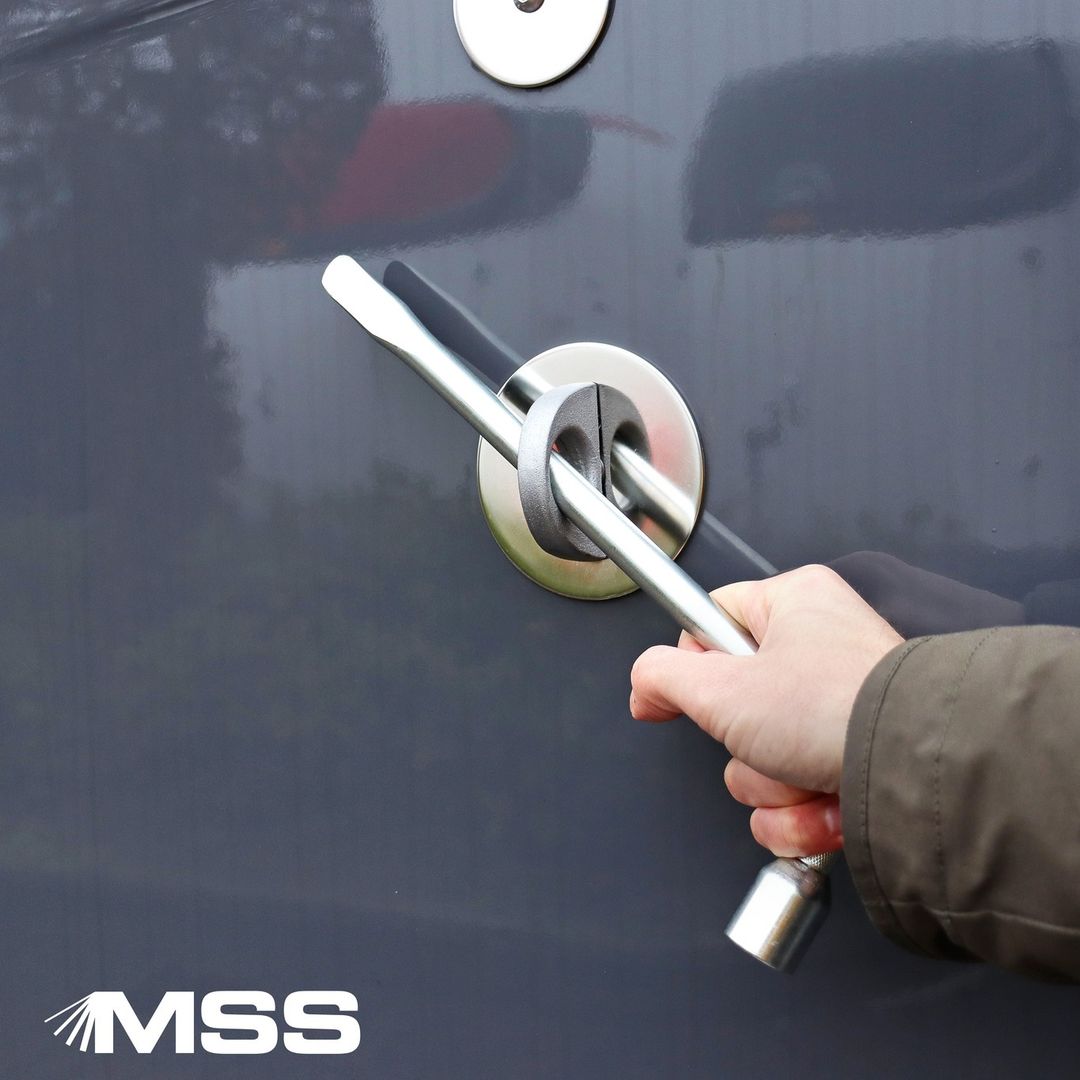 MSS paniksystem bakbom Böckmann Portax L SR hästtransport – bom kan fällas utifrån
