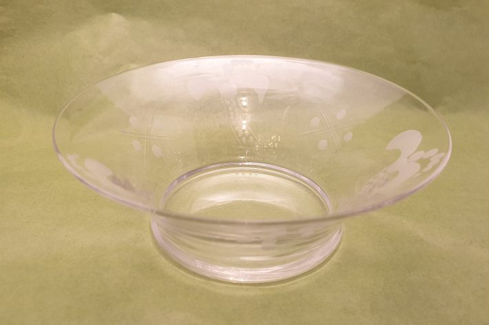 Bowl carved etched stylized palm trees