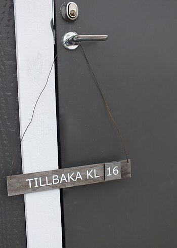 SKYLT MED FLEXIBEL TEXT