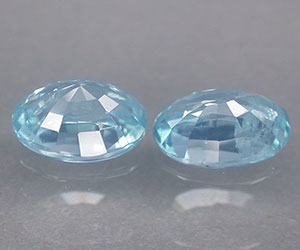 Impresionantes gemas de circón azul natural ovaladas de 7x5 mm combinadas de 2,33 ct - 2