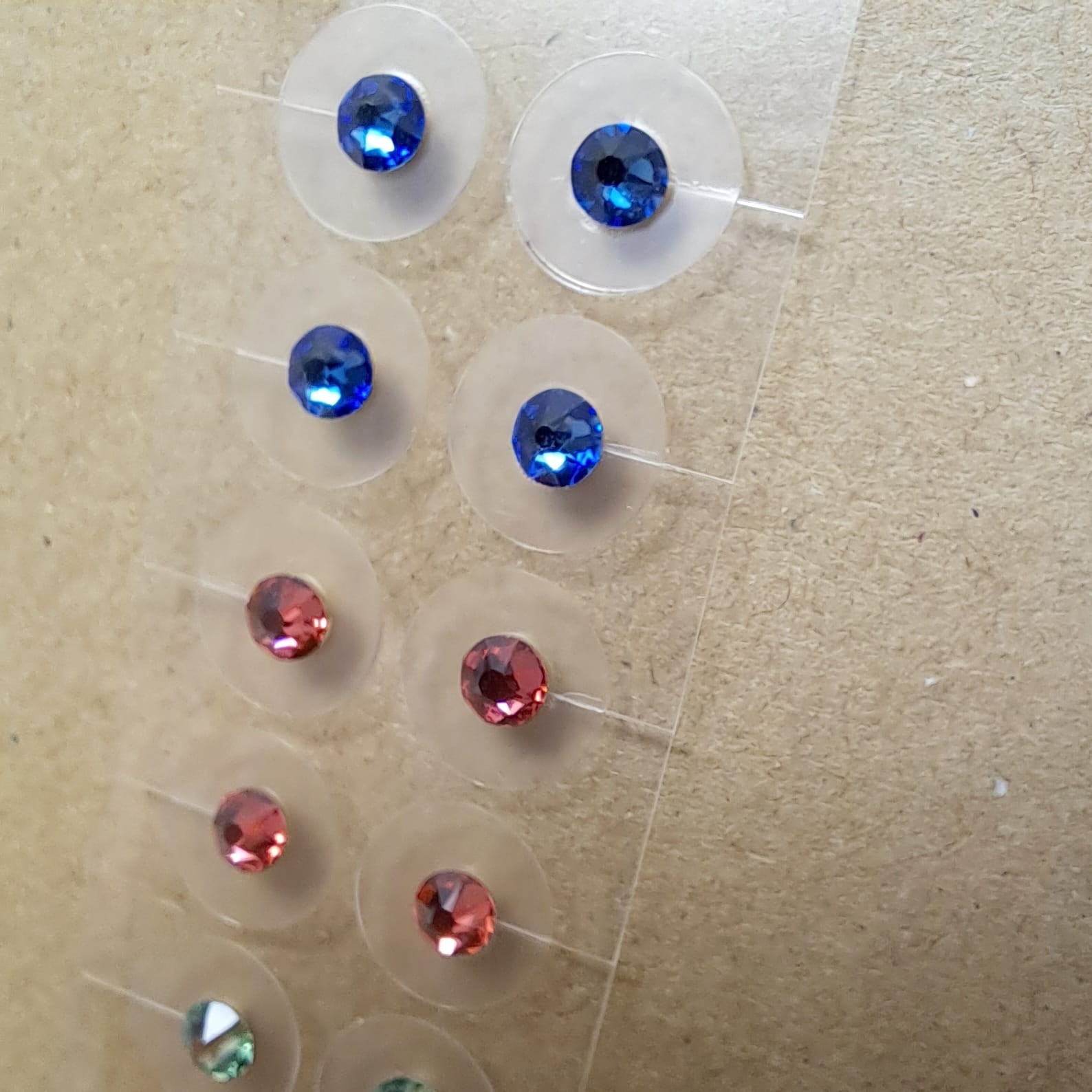 Chrystal Ear pellets, Swarovskikristaller  och pärlor,  Bling-Bling för öronen, 20 st - 5