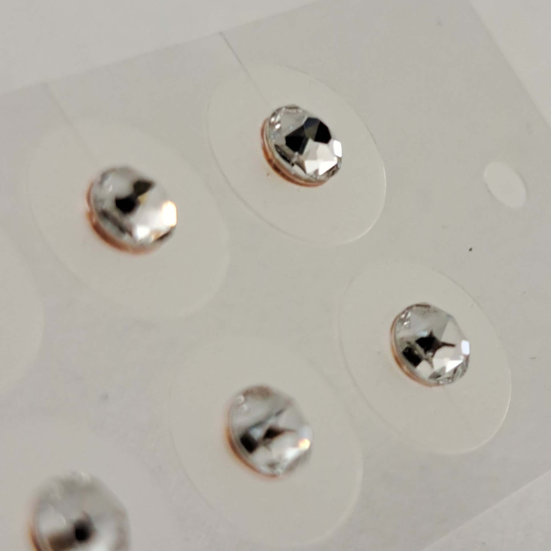 Chrystal Ear pellets, Swarovskikristaller  och pärlor,  Bling-Bling för öronen, 20 st - 6