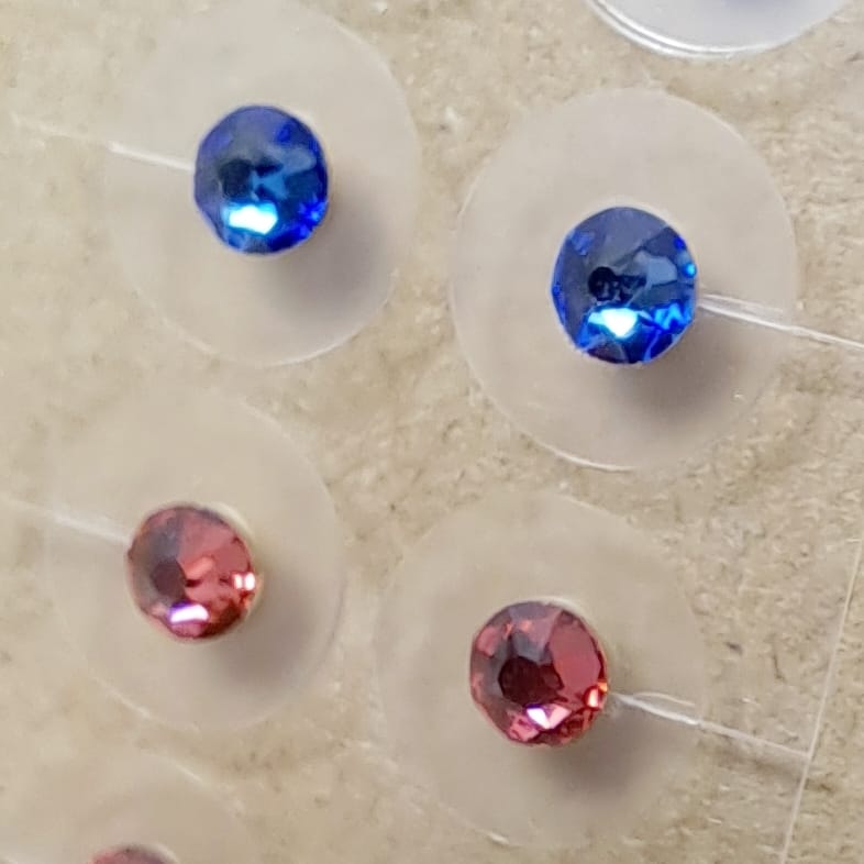 Chrystal Ear pellets, Swarovskikristaller  och pärlor,  Bling-Bling för öronen, 20 st - 9