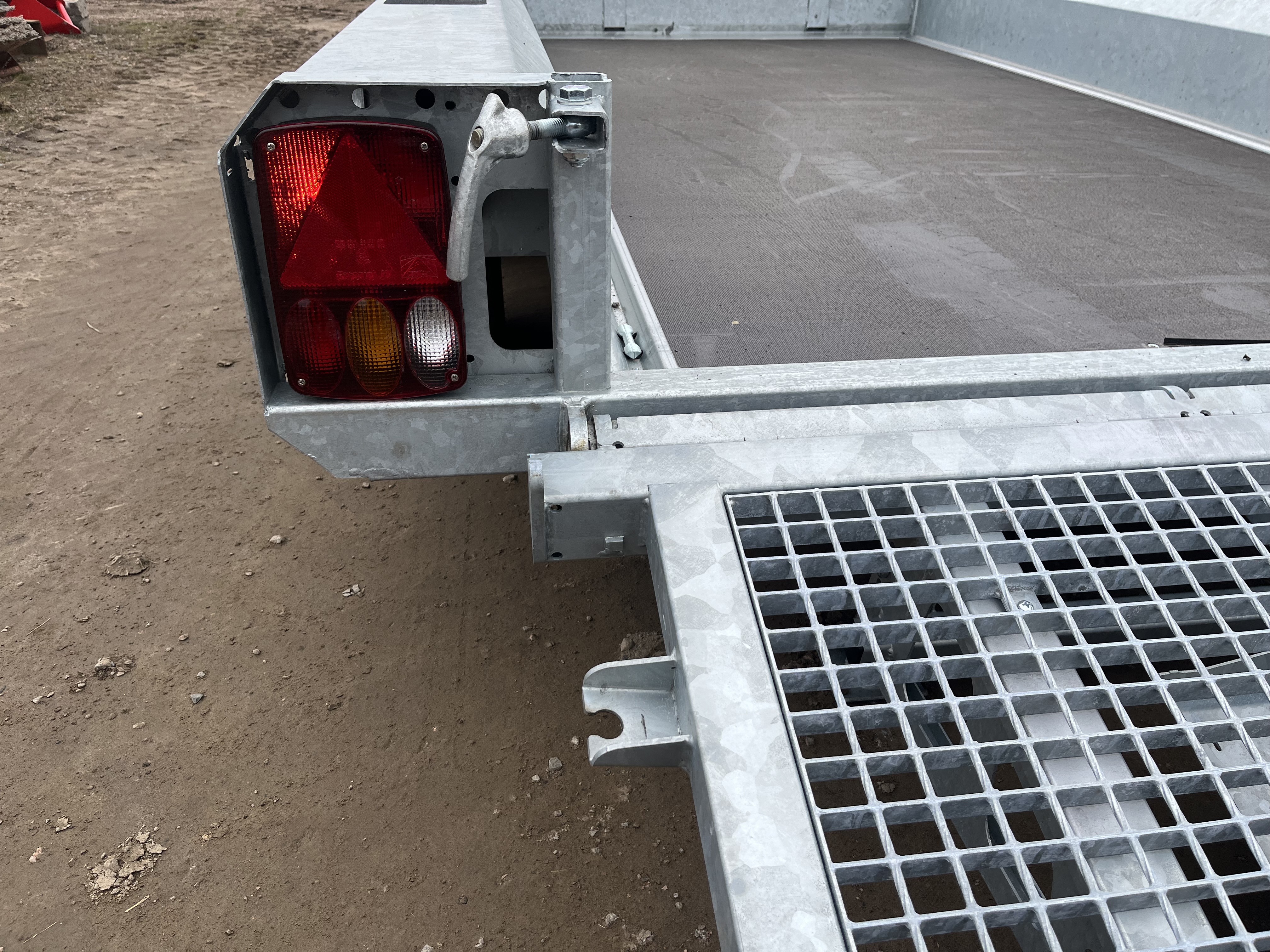 450 x 190 cm - 3500 kg = 3-axlad = Henra Maskintrailer - 5