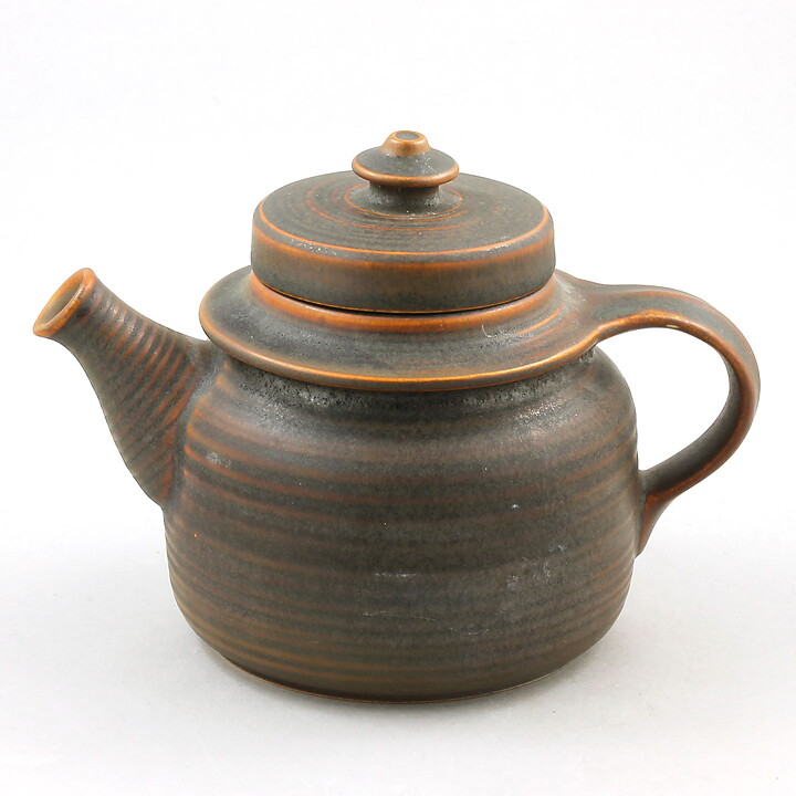Göran Bäck (Kaarna 1961) Brown Sturdy Teapot with Relief Decor (2)