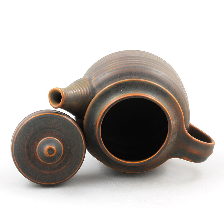 Göran Bäck (Kaarna 1961) Brown Sturdy Teapot with Relief Decor (2)