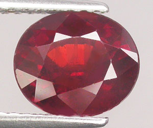Piedra preciosa de granate piropo natural ovalada grande y hermosa de 2,58 ct