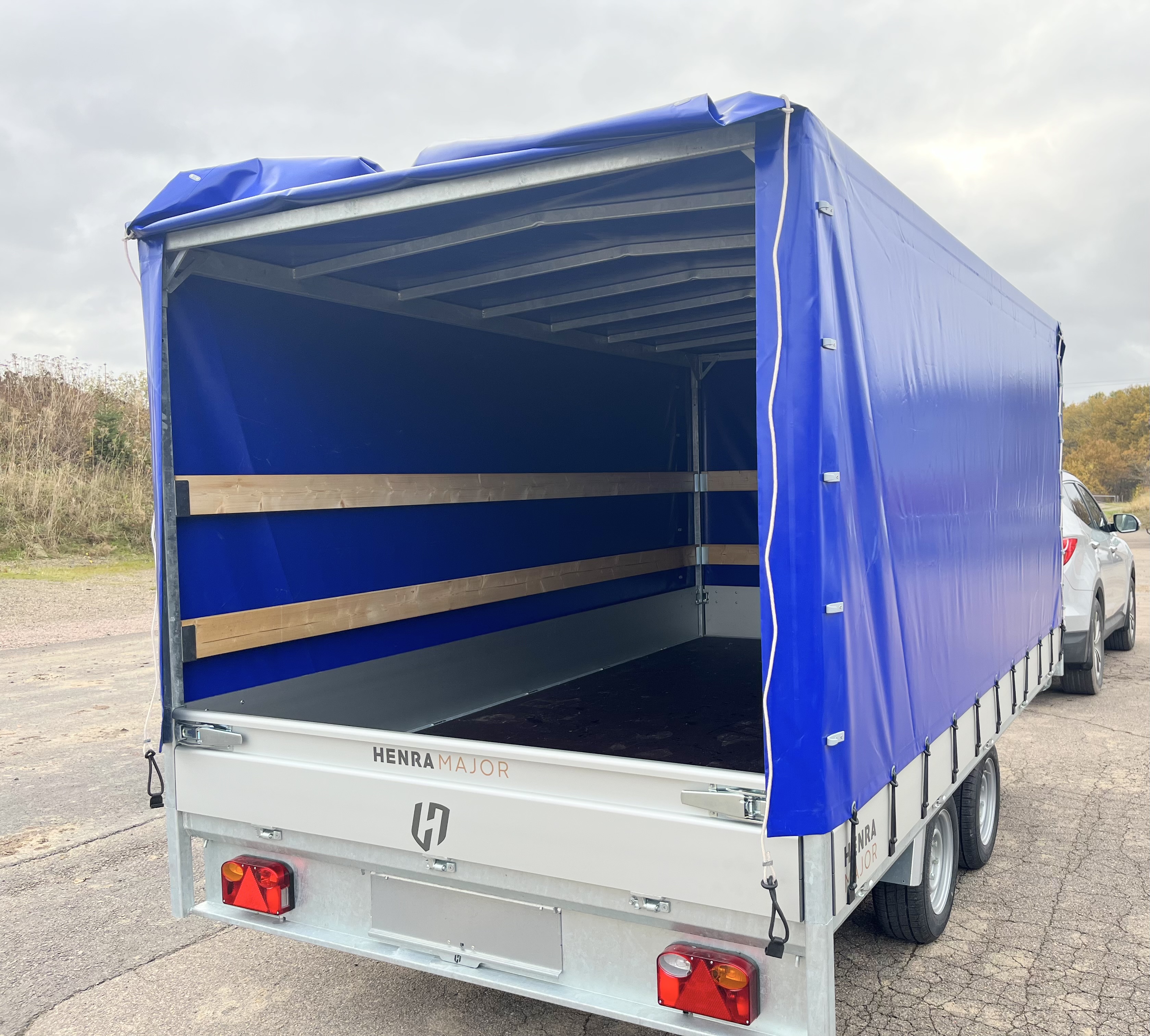 553 x 222 cm  :: 2700 - 3500 kg - Henra Major - 9