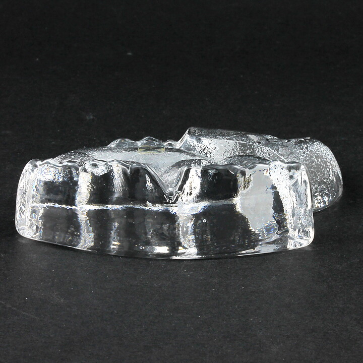 Lars Hellsten (1964) Clear Elephant with Joyous Expression 13 cm