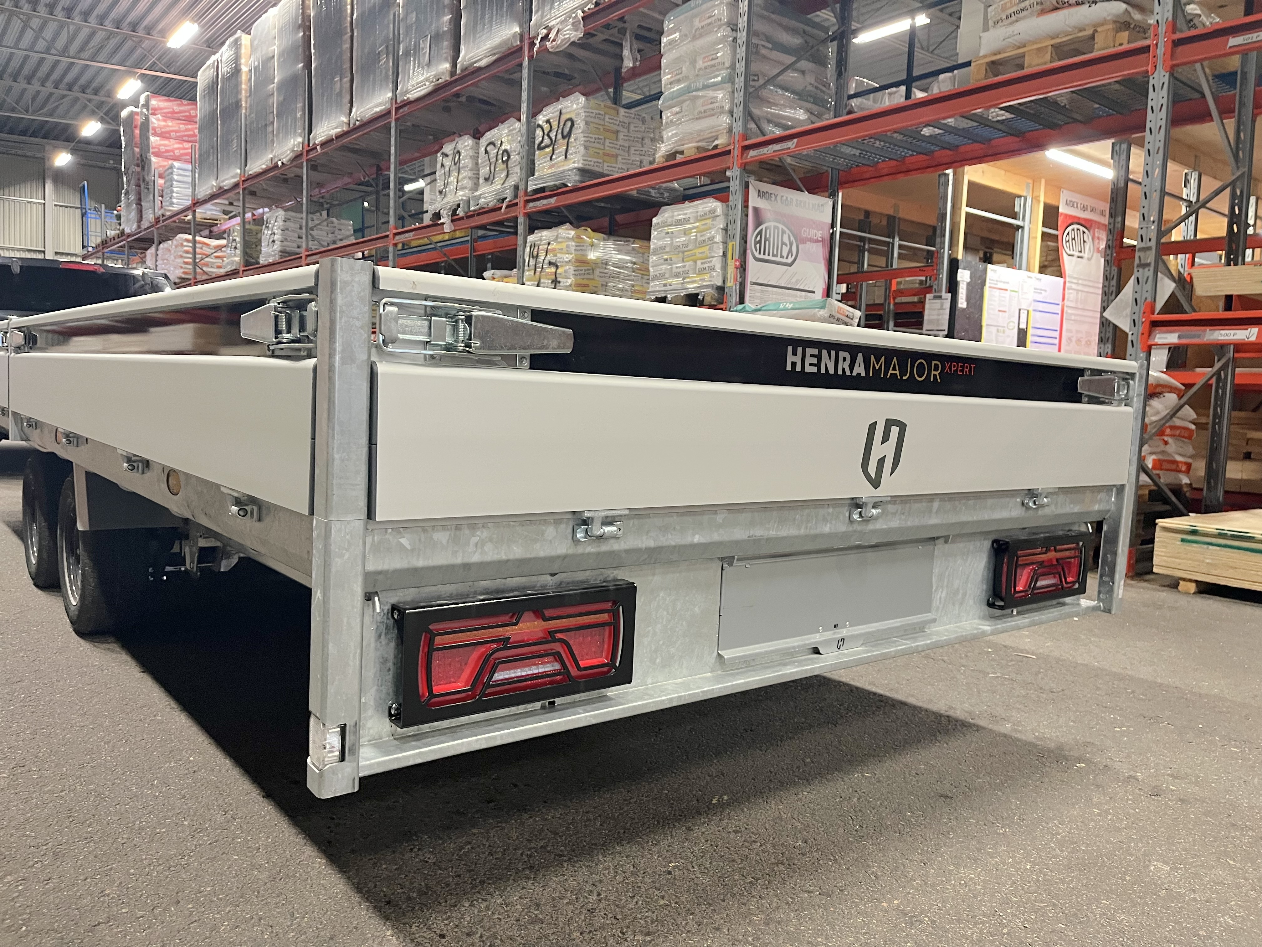 453 x 202 cm = 3500 kg = treaxlad Henra - 4