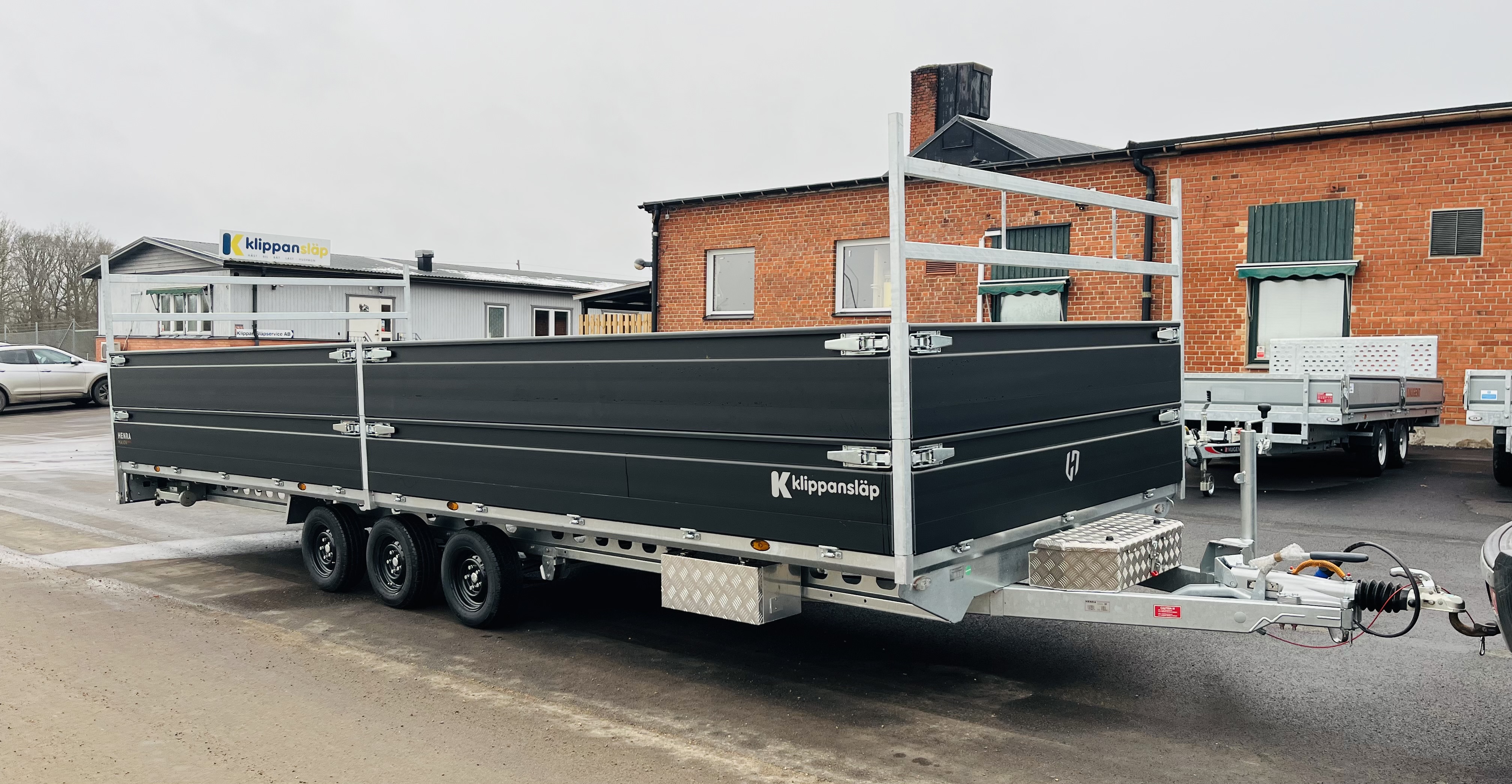453 x 222 cm = 3500 kg = treaxlad Henra - 7