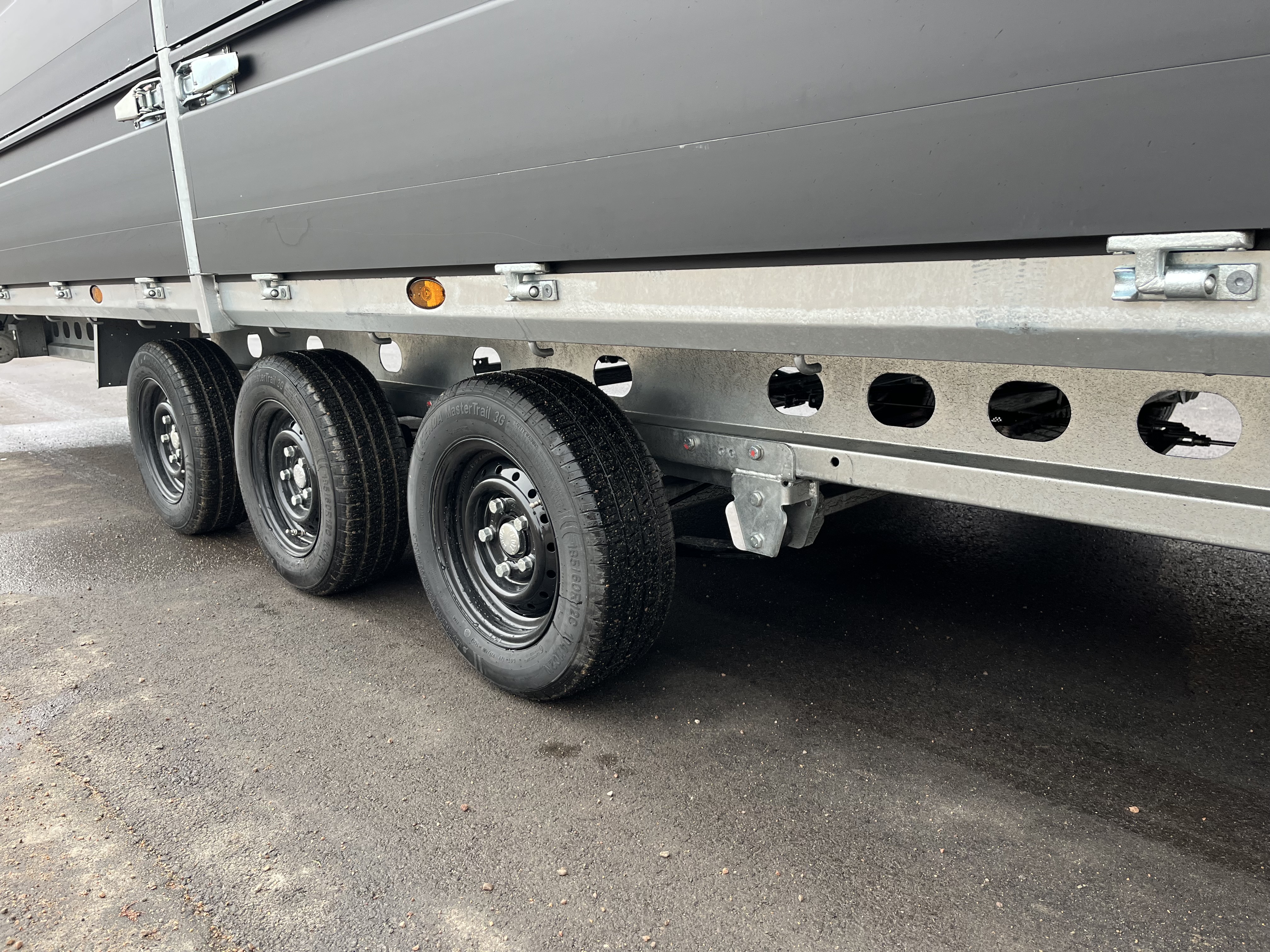503 x 202 cm = 3500 kg = treaxlad Henra - 4