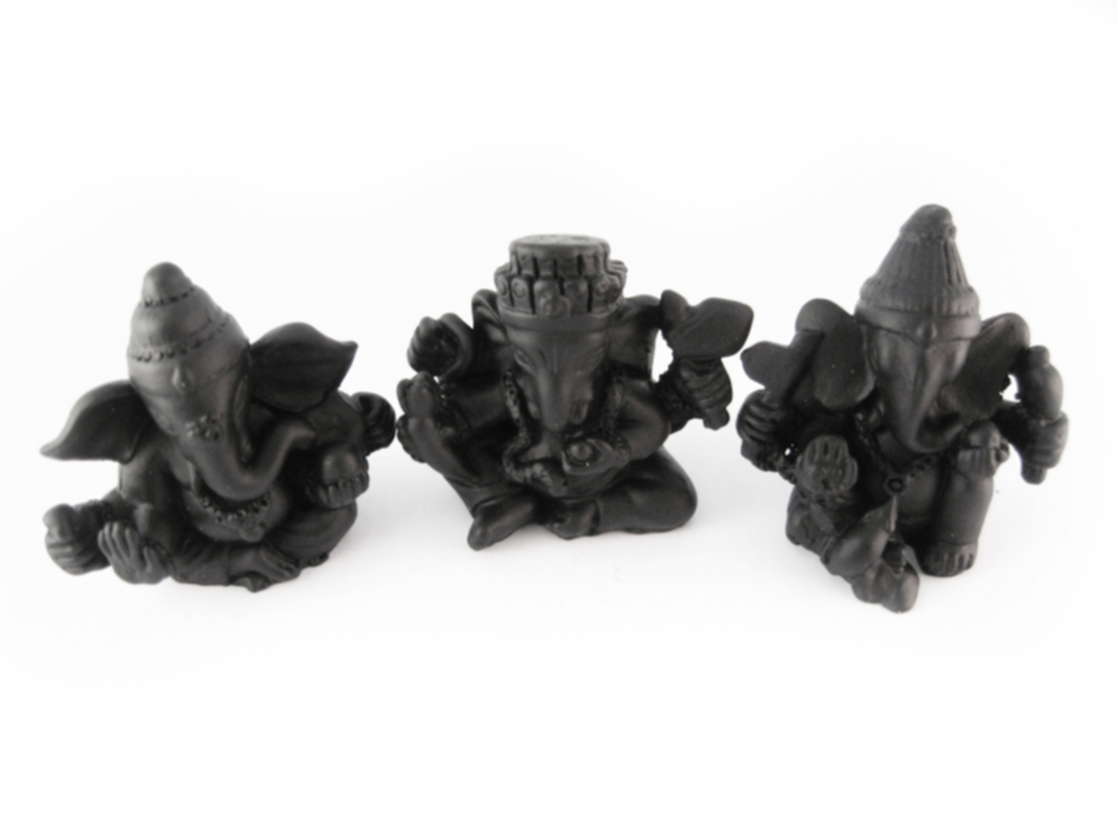 Svart Ganesha  i resin -  Visdomens gud och undanröjare av hinder - Set 3st