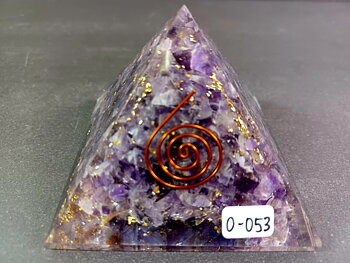 orgonit pyramid med ametist & kopaprspiral