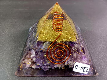 Orgonit Pyramid med Ametist, Bergkristallspets & Guld metall