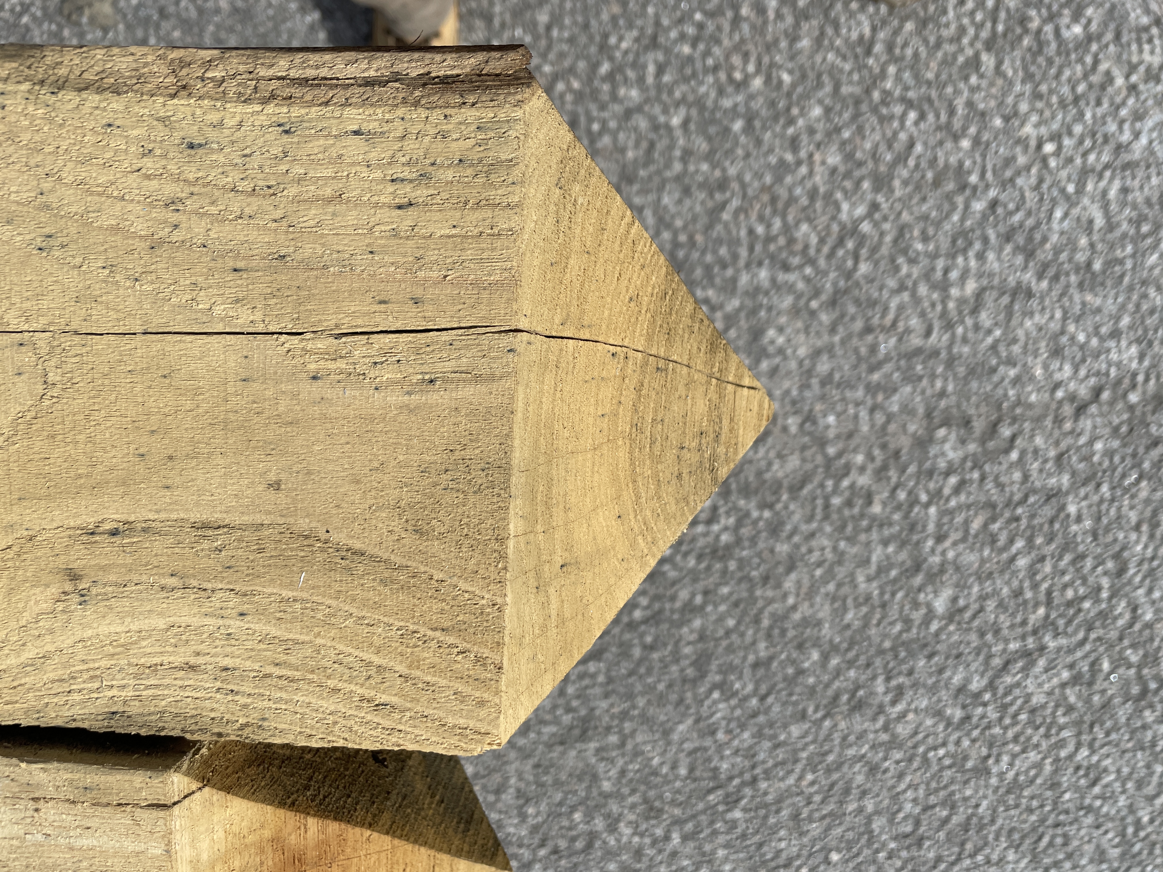 Kastanjestolpe, finsågad diamanthuvud längd 250 cm x 15 x 15 cm - 3