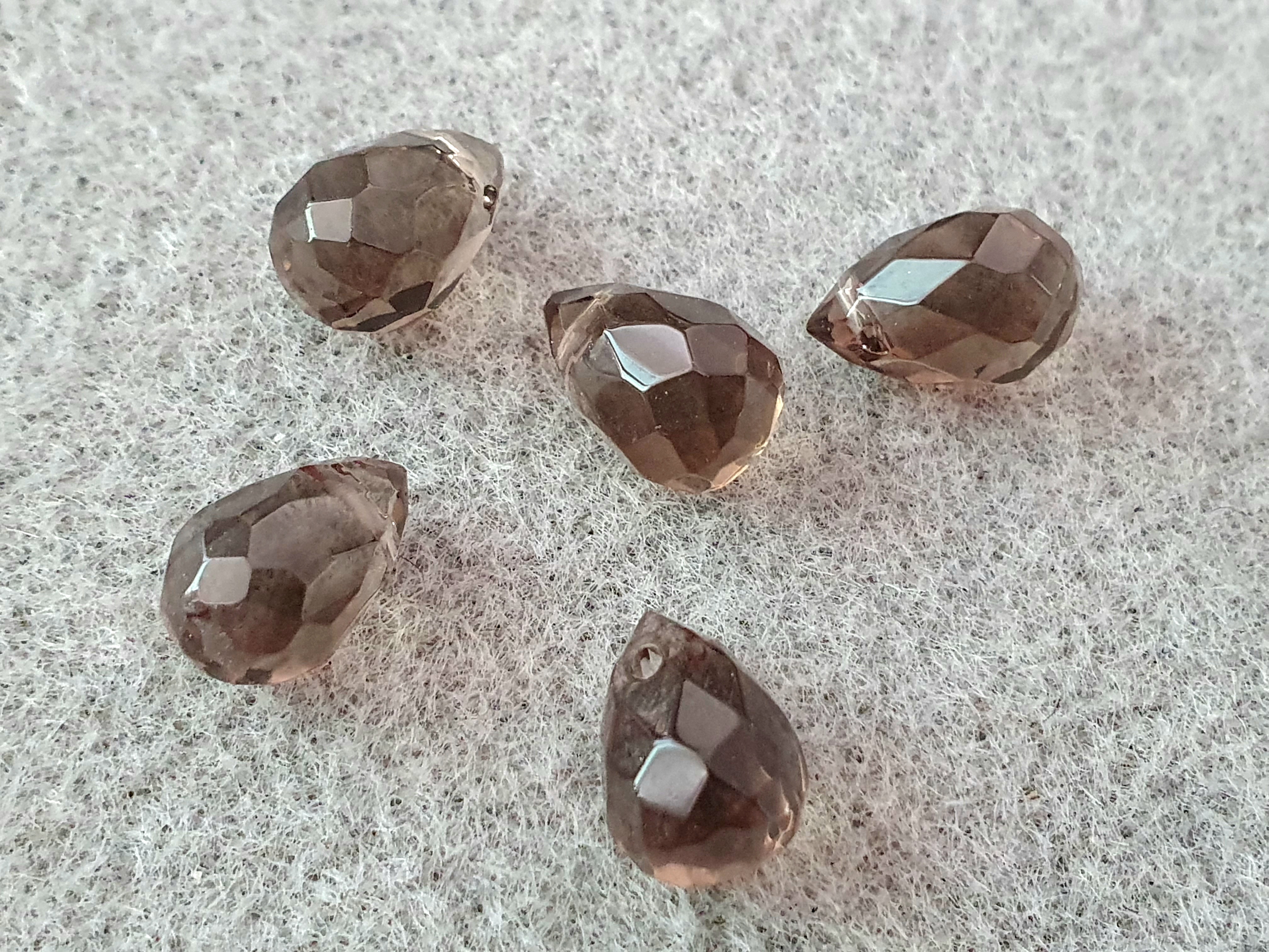 Rökkvarts, briolette fas ca 12x8 mm 5st/fp Pris/fp ( möjligt syntetisk )
