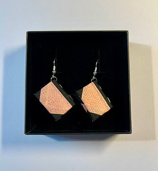 Bookie : Summer Shimmer Örhängen - Handgjorda miniatyrböcker på krokar i sterling silver!