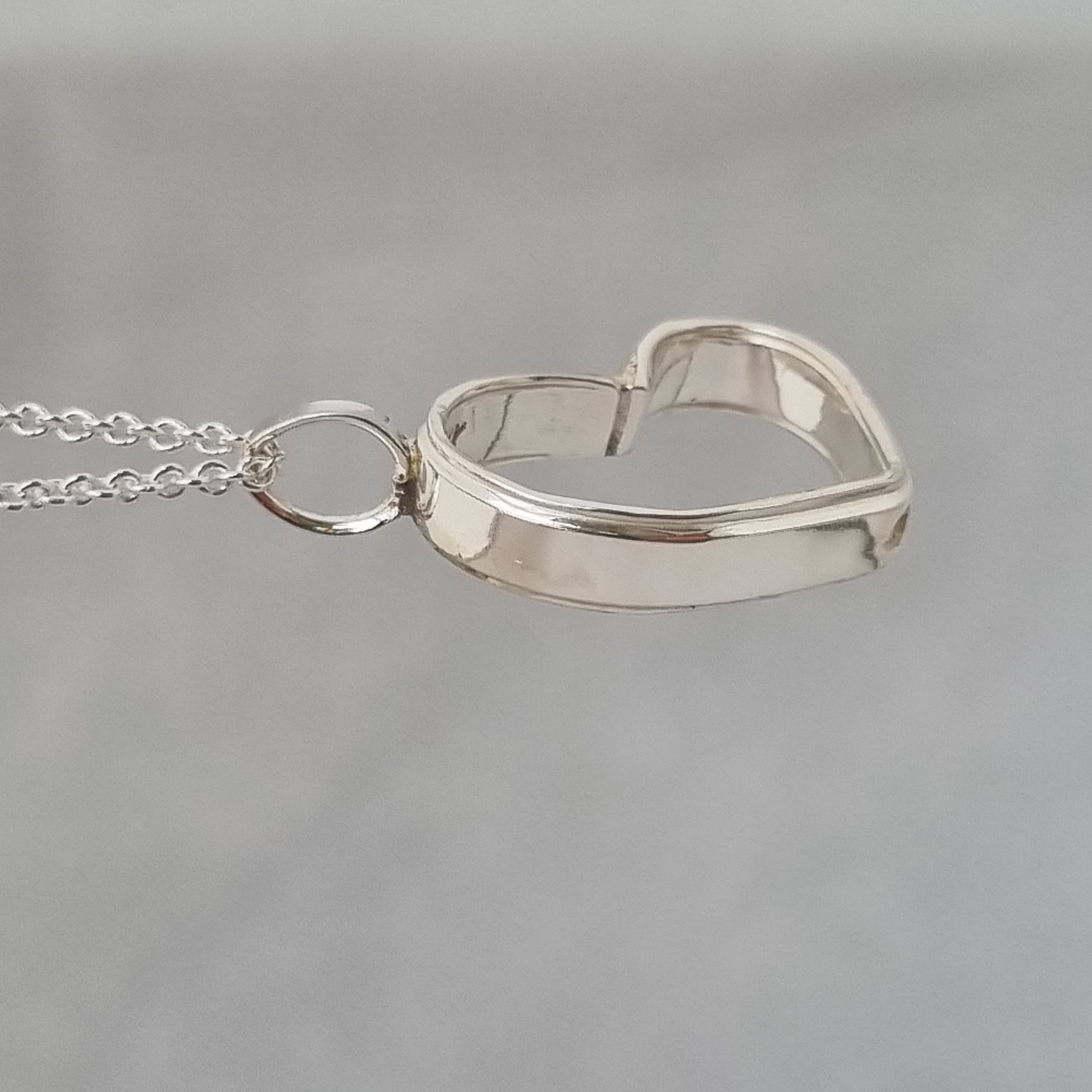 Halsband  hjärta  45 cm långt