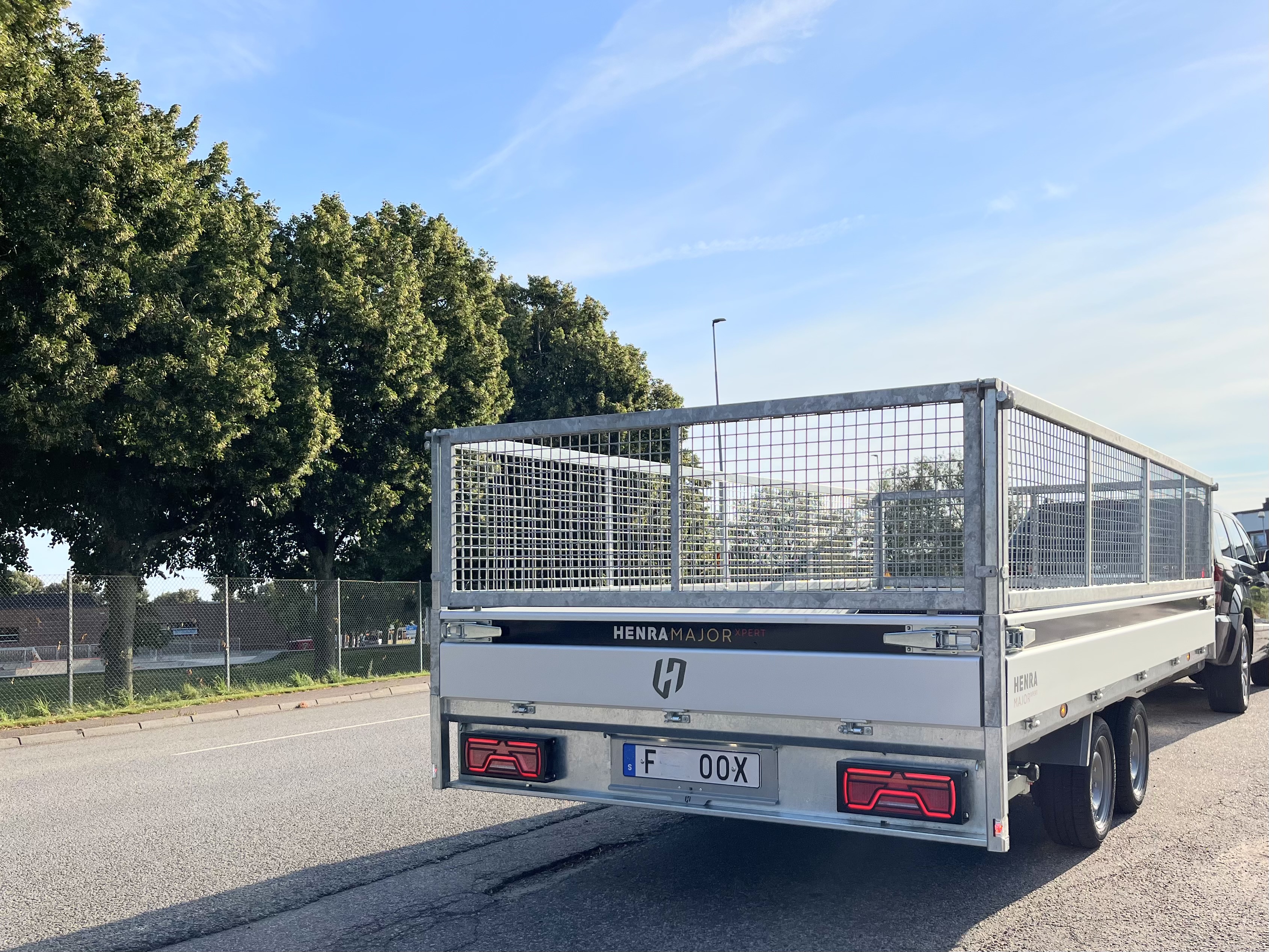 301 x 165 cm  : :  2000 - 2700 kg - Henra - 6