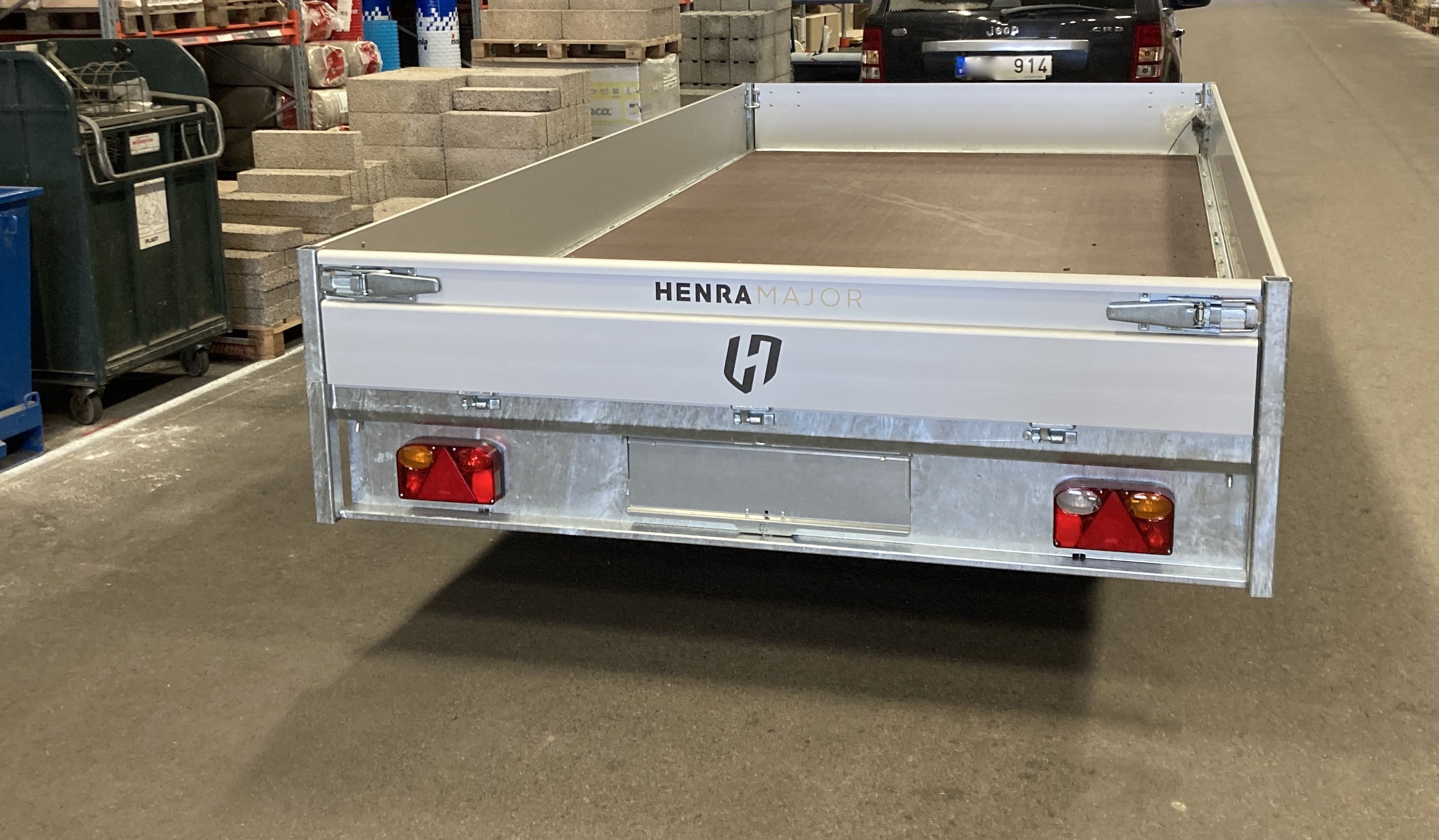 301 x 165 cm  : :  2000 - 2700 kg - Henra - 3