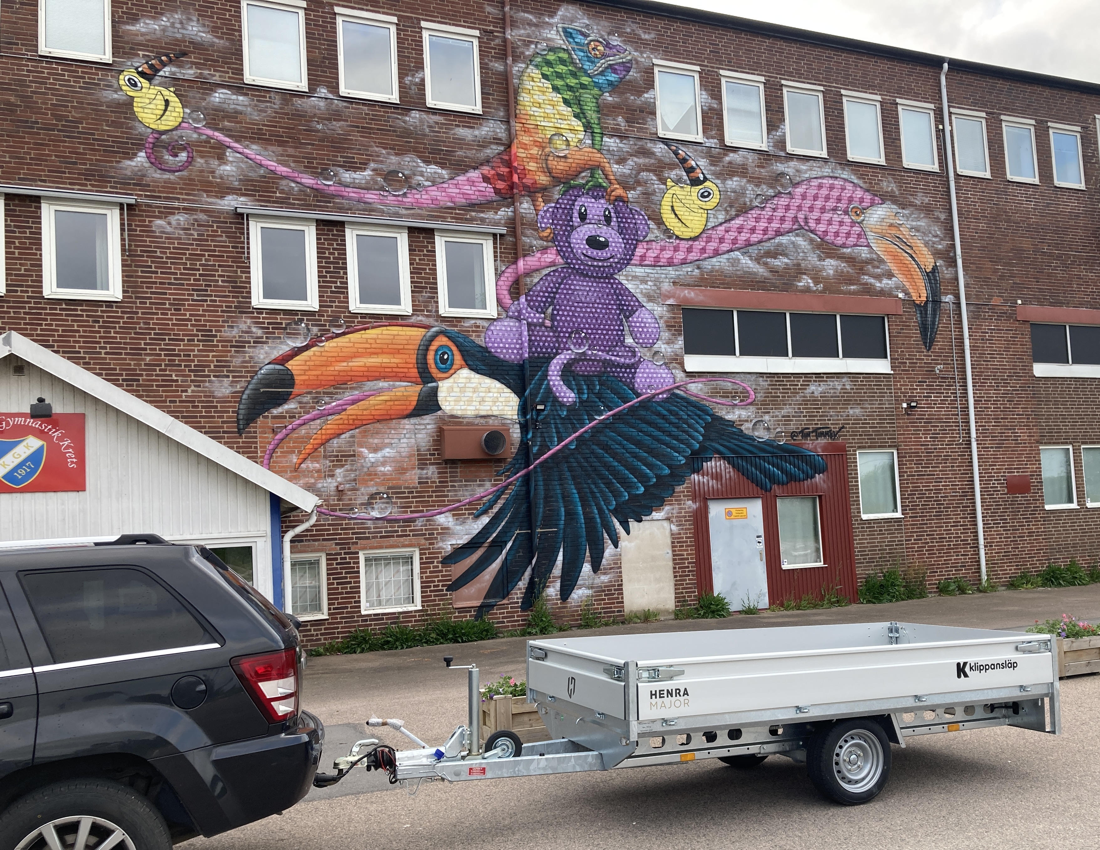 301 x 185 cm  : :  1350 - 1500kg - enaxlad - Henra - 3
