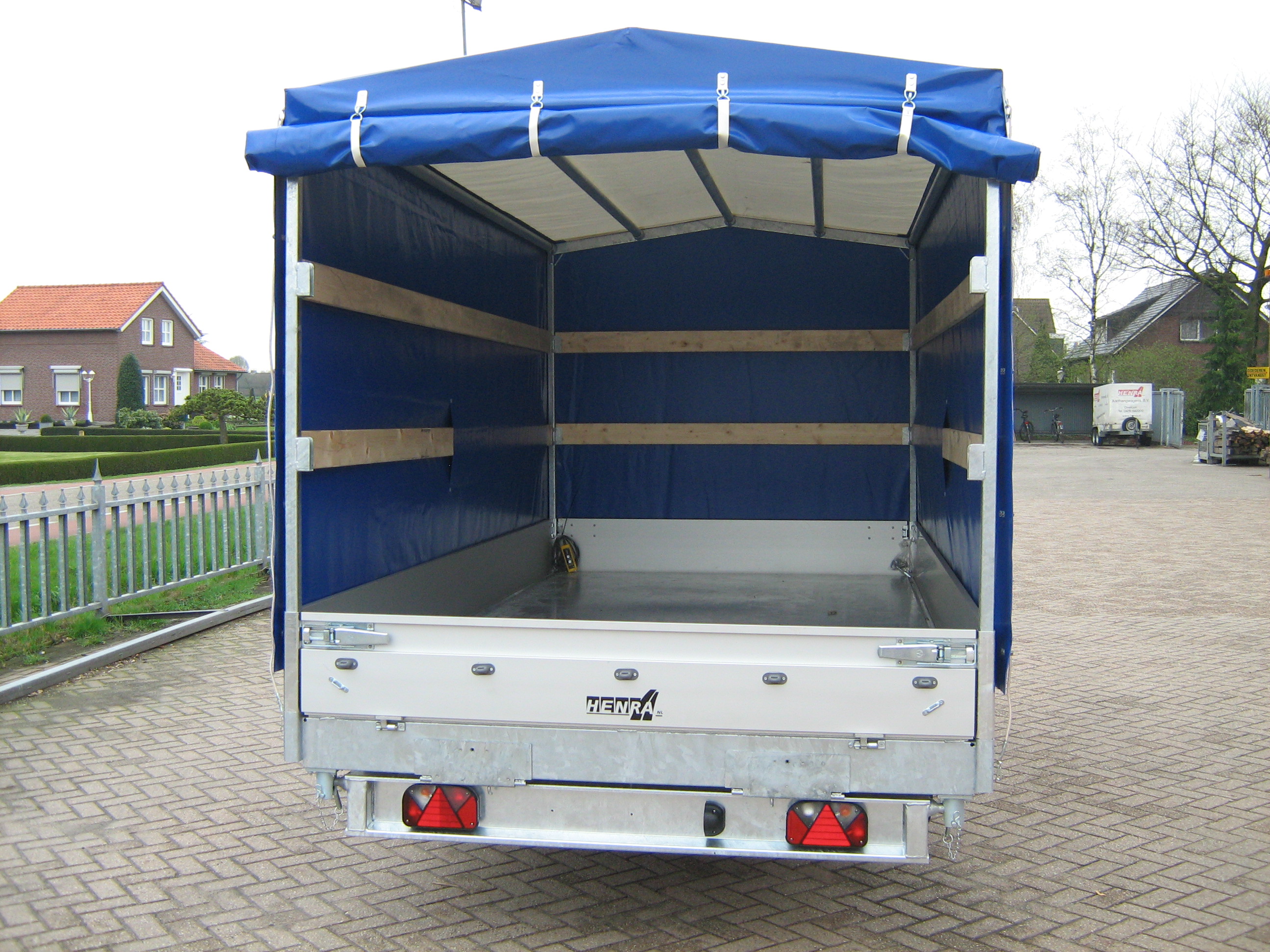 401 x 185 cm  : :  2000 - 2700 - 3000 - 3500 kg - Henra - 9