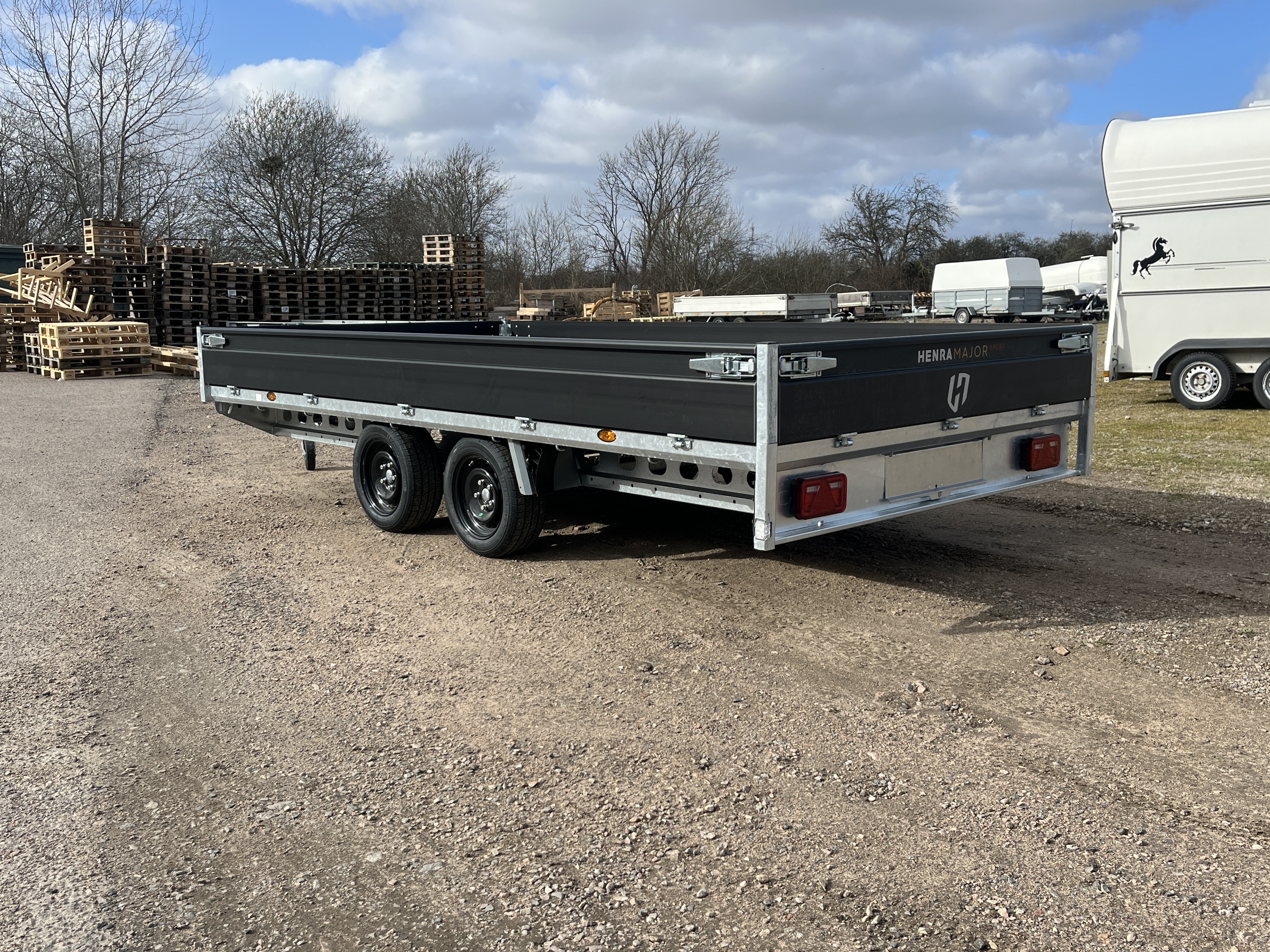 401 x 202 cm  : :  2000 - 2700 - 3000 - 3500 kg - Henra - 10