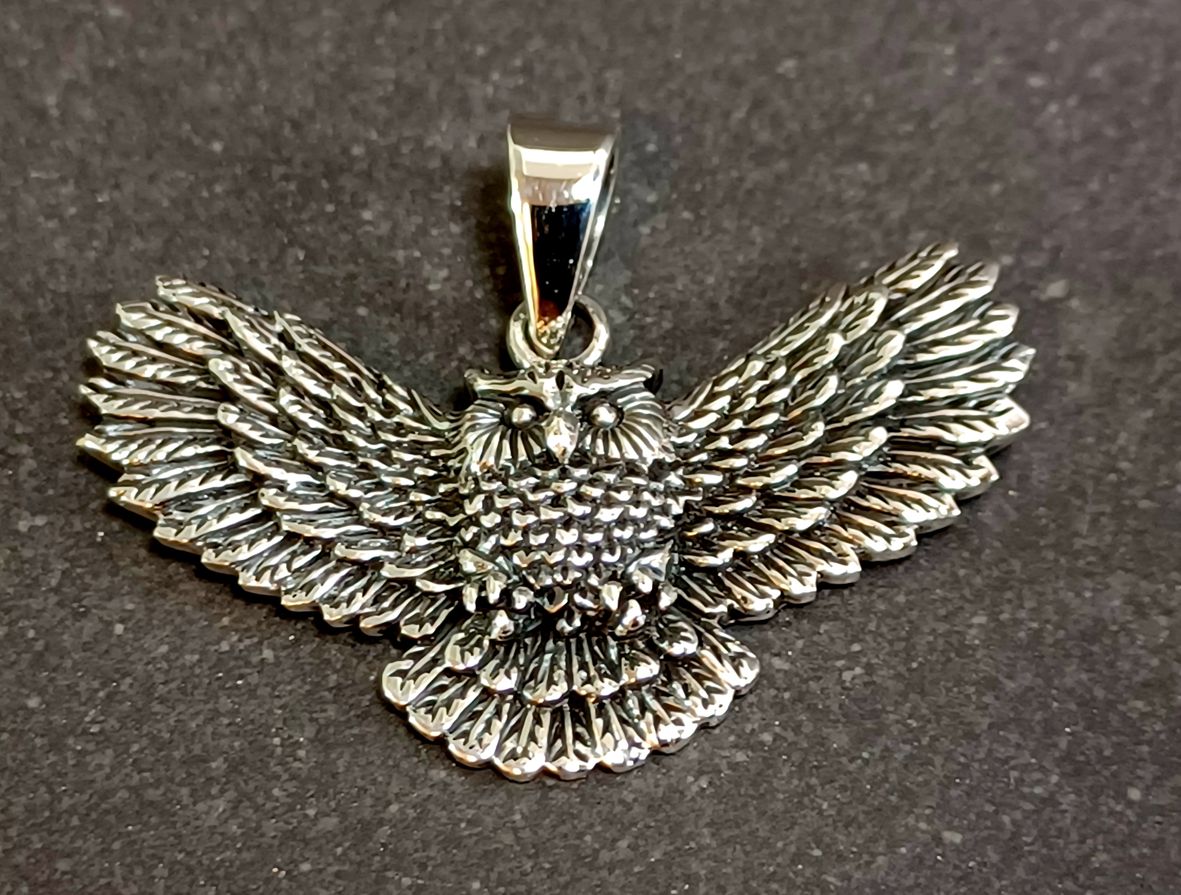 Uggla hänge i silver