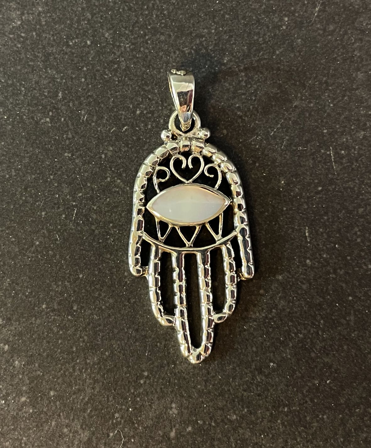 Fatimas hand hänge i silver