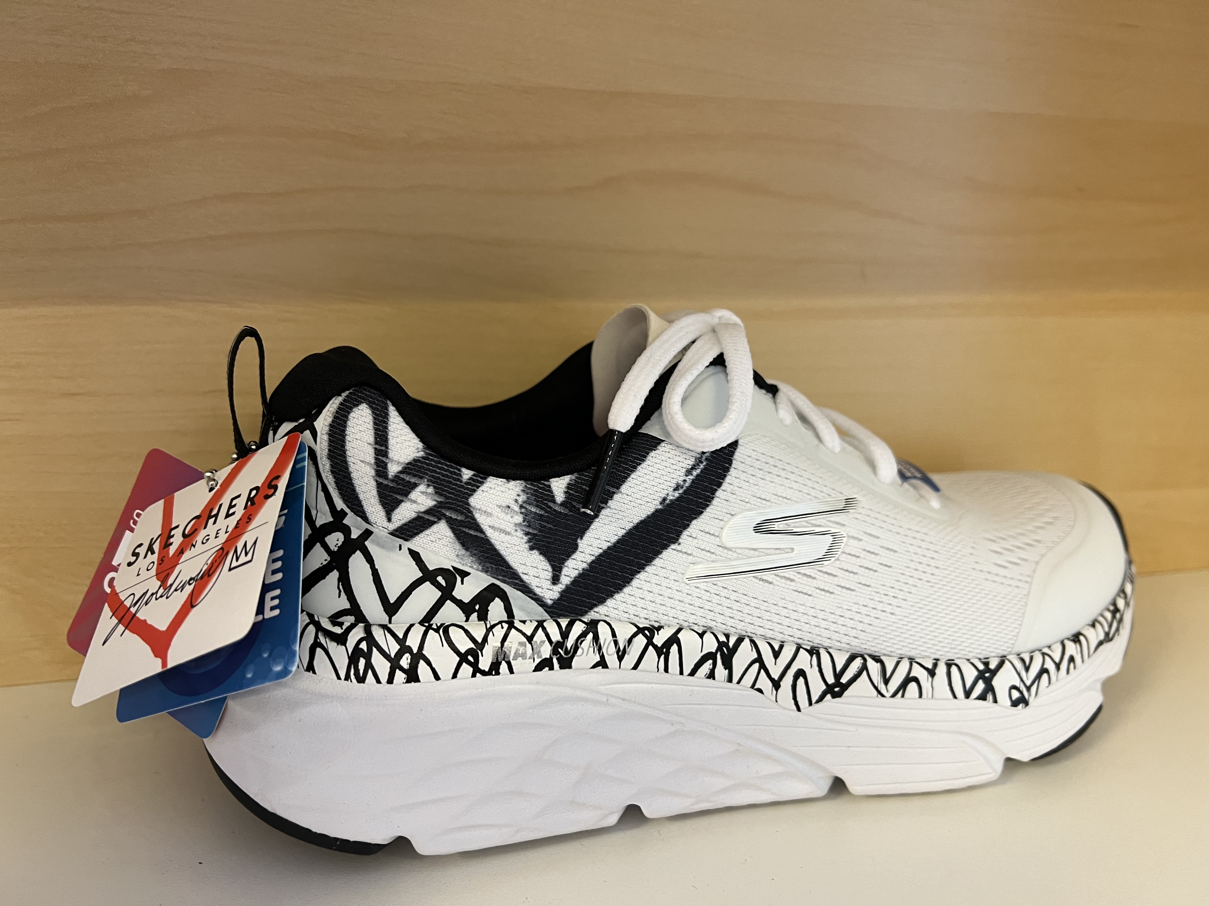 Skechers "Womens Max Cushioning" Elite- Forever Loving.  Designad av James Goldcrown ( Lovewall heart ) - 4